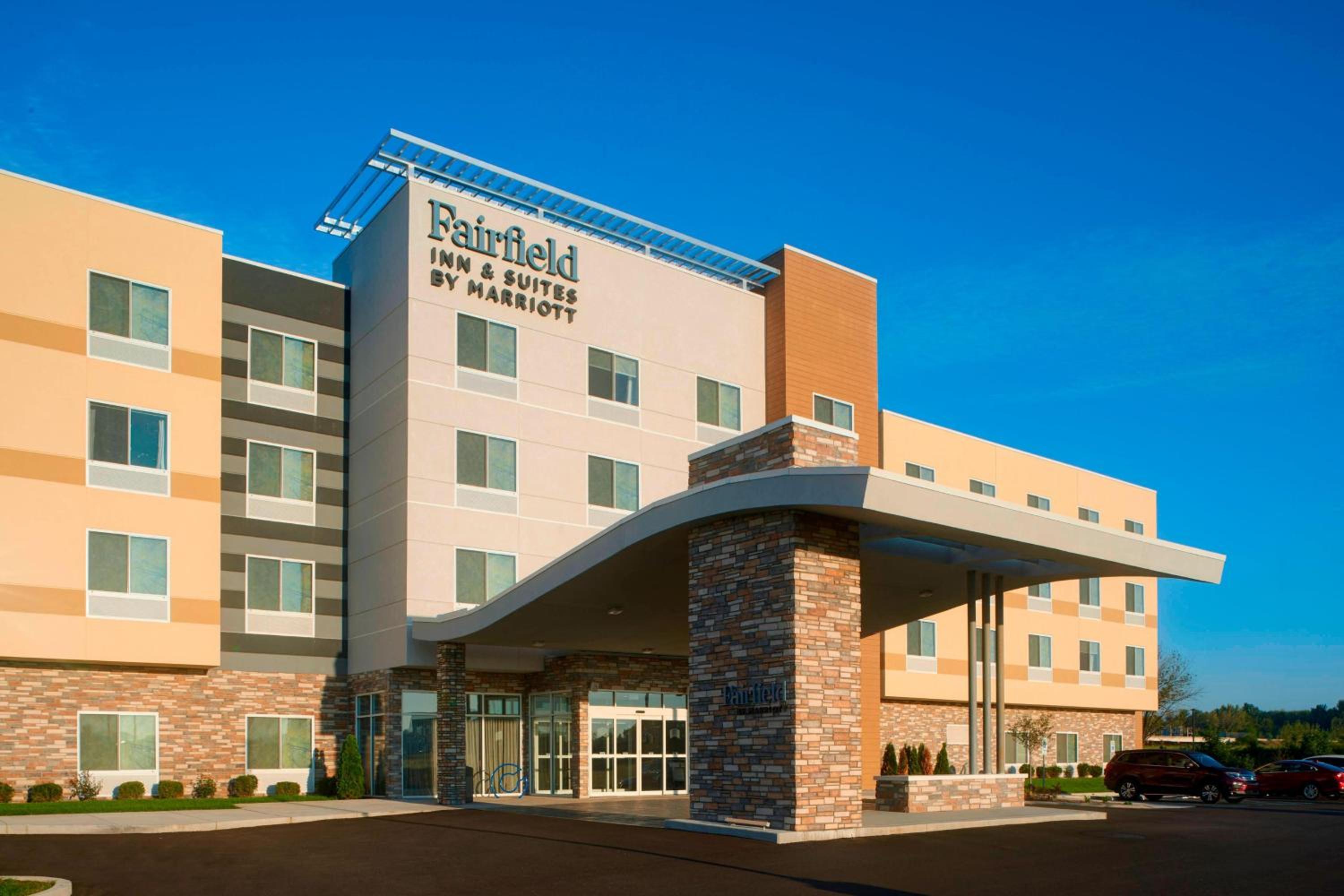 Columbus Vacations - Fairfield Inn Suites by Marriott Columbus, IN - Property Image 22