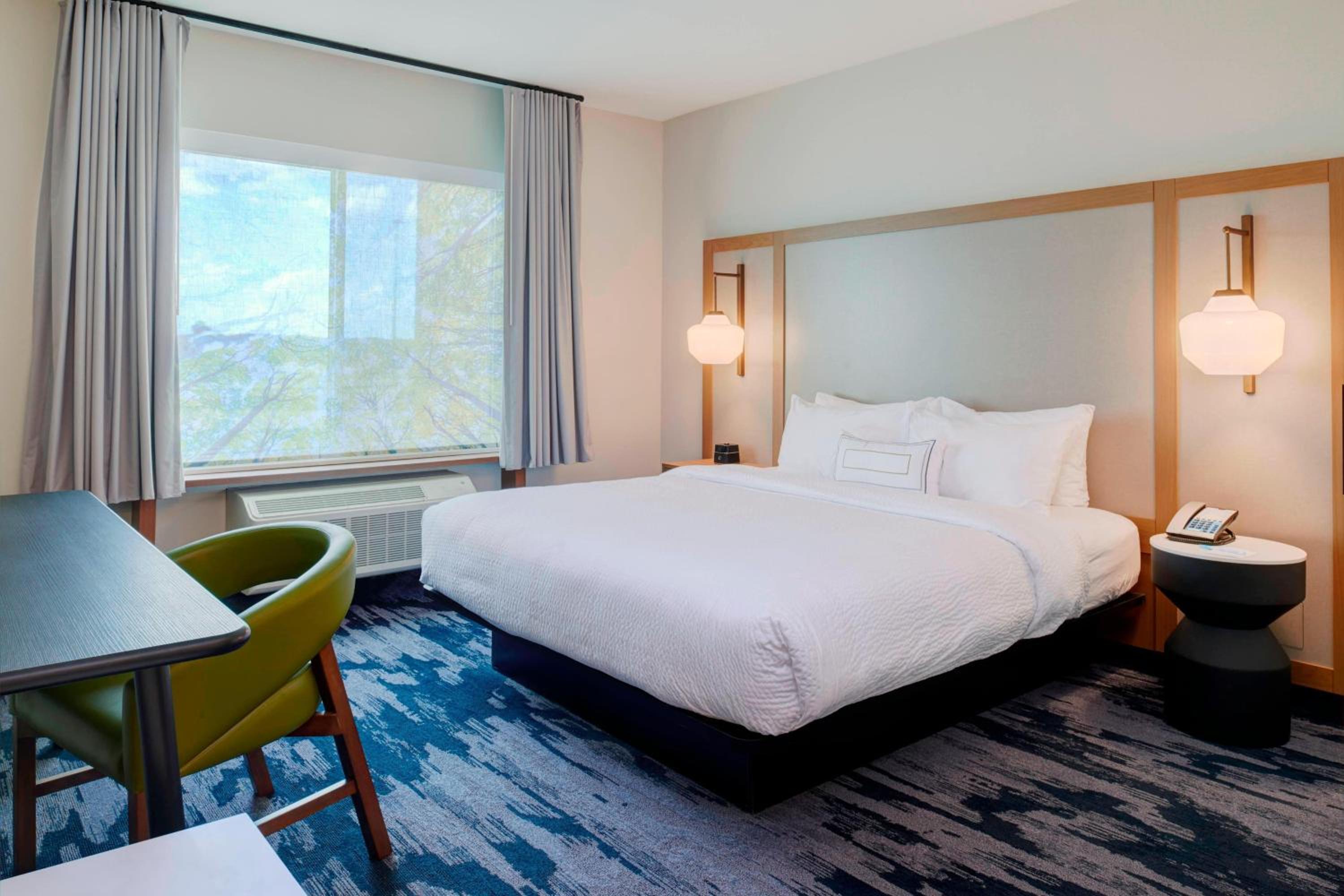 Columbus Vacations - Fairfield Inn Suites by Marriott Columbus, IN - Property Image 17