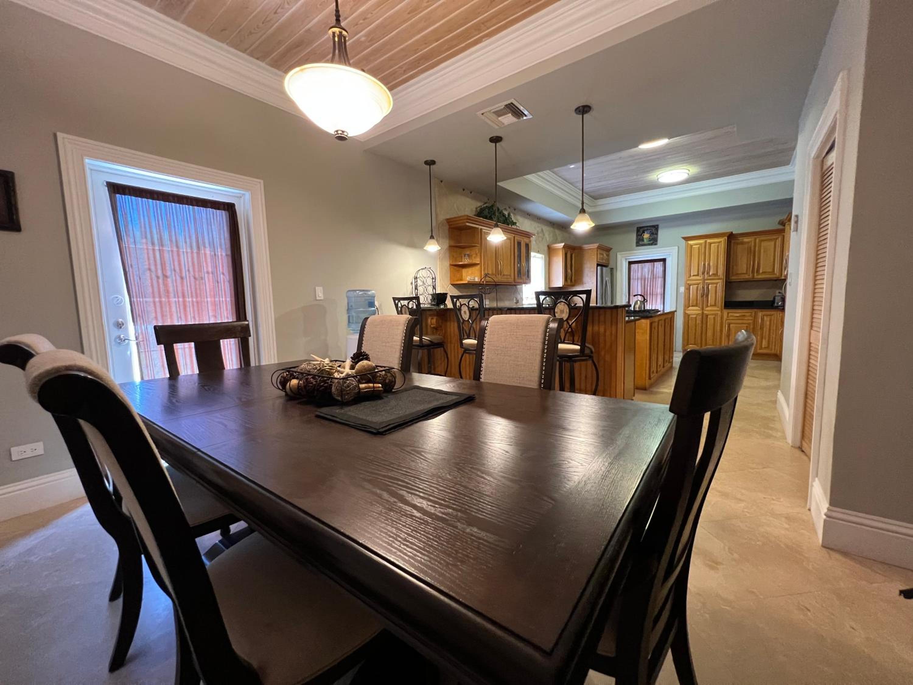 Hidden Gem Exuma - KING BED master suite and central air