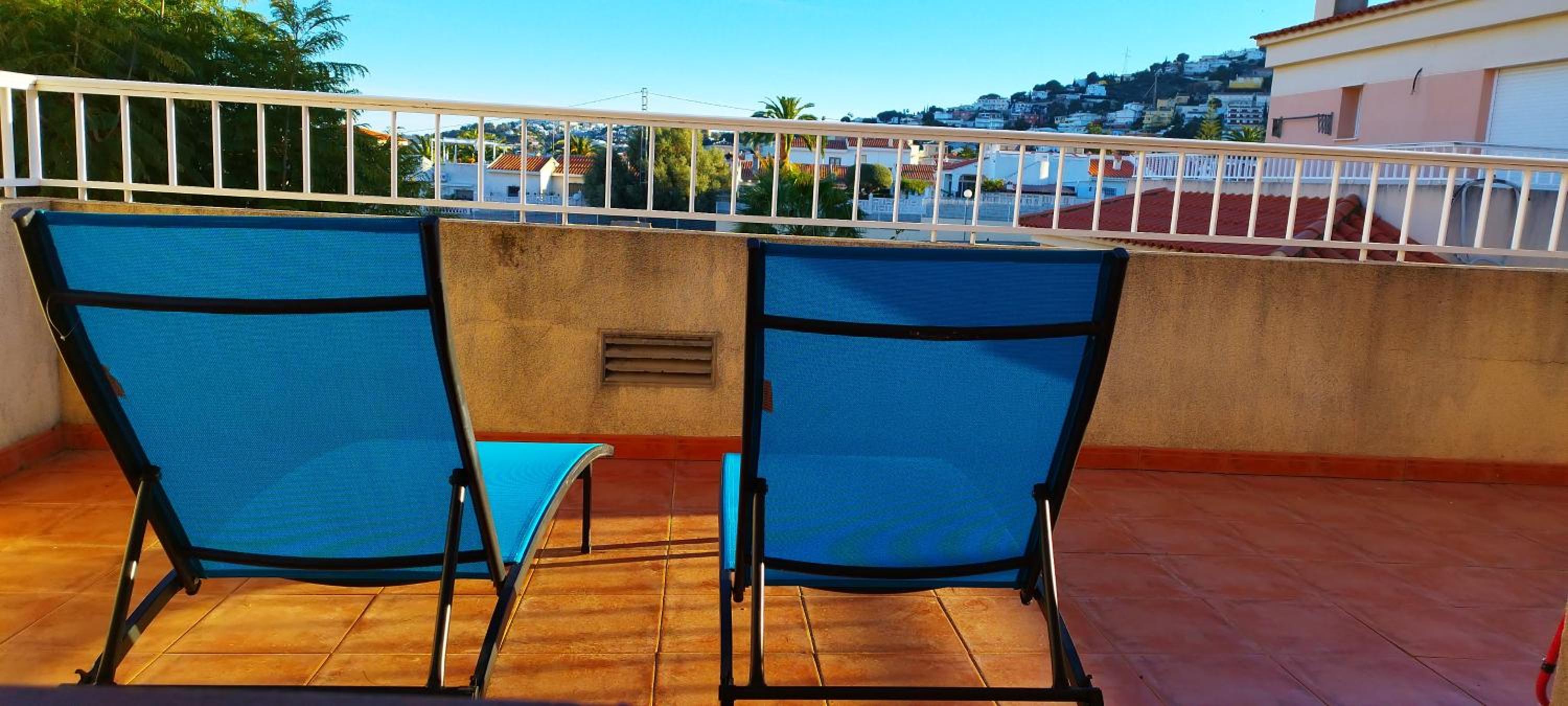 Chalet independiente con vistas en urbanización privada