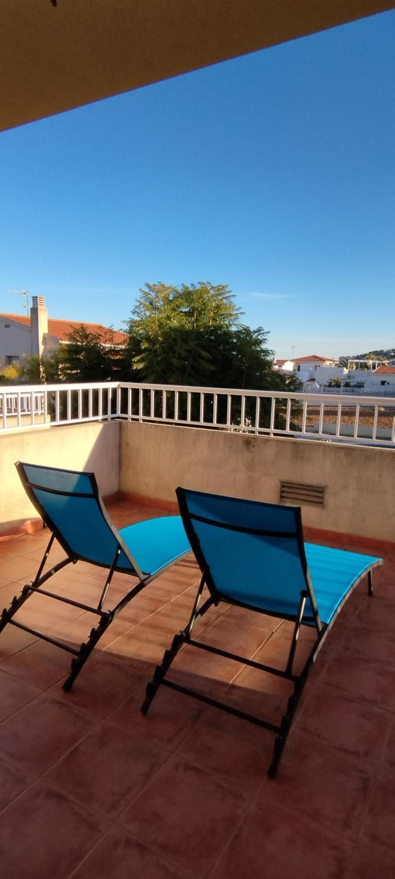 Chalet independiente con vistas en urbanización privada