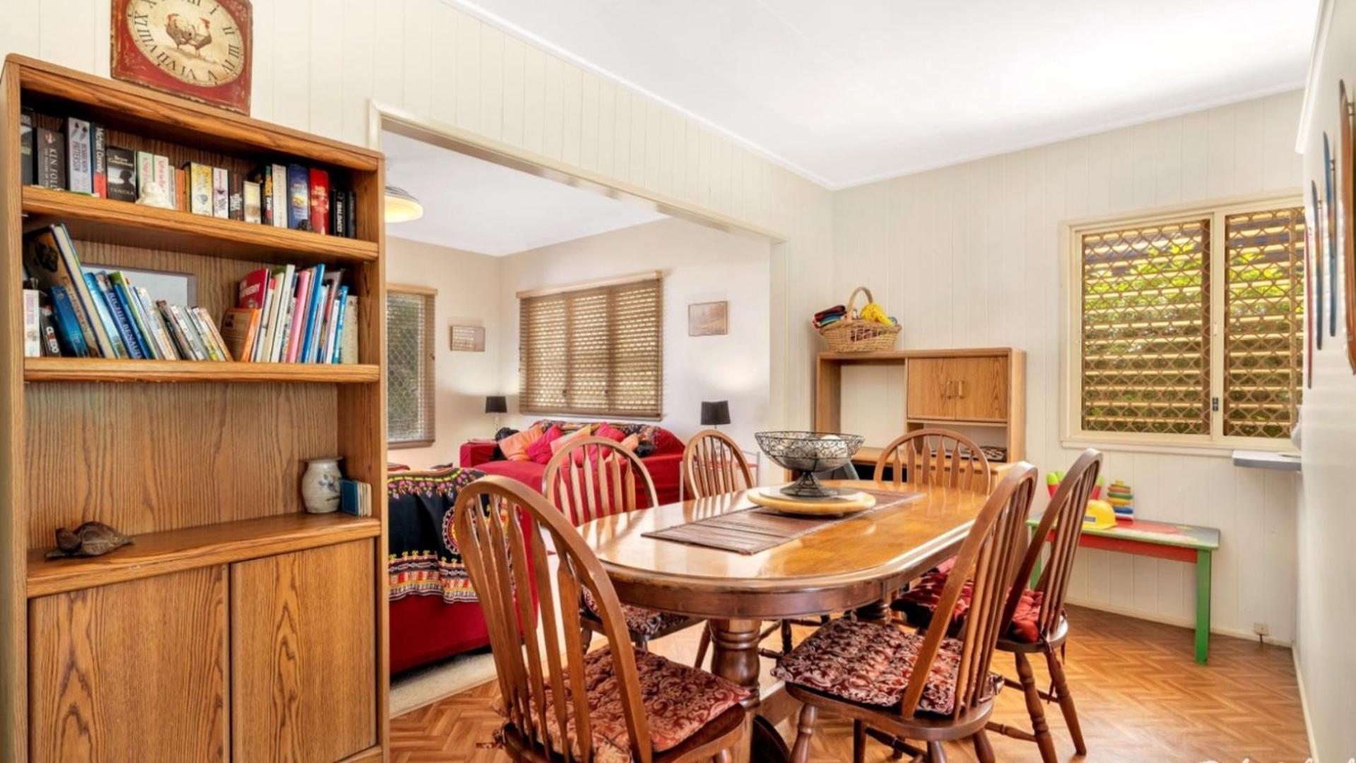 Cottage By The Surf Beach