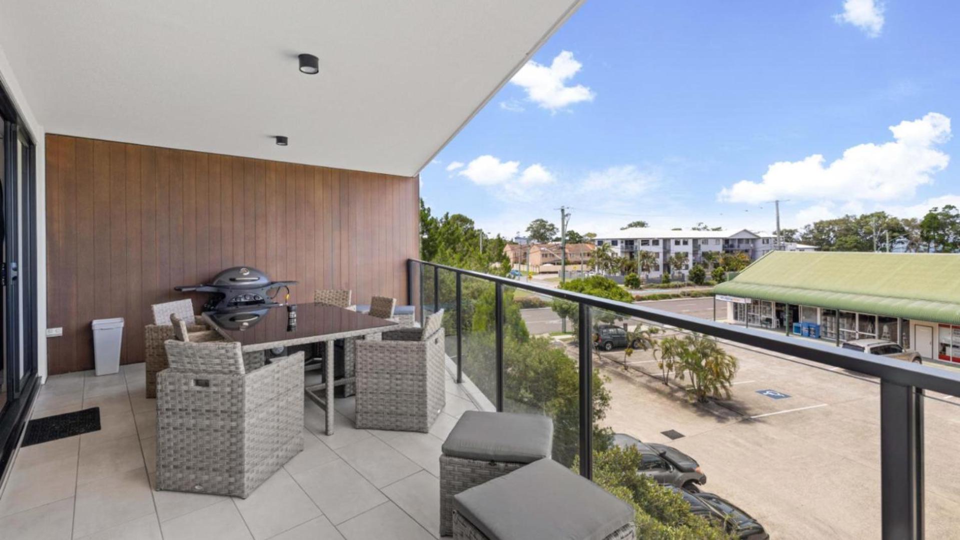 Sub - Penthouse With Water Views