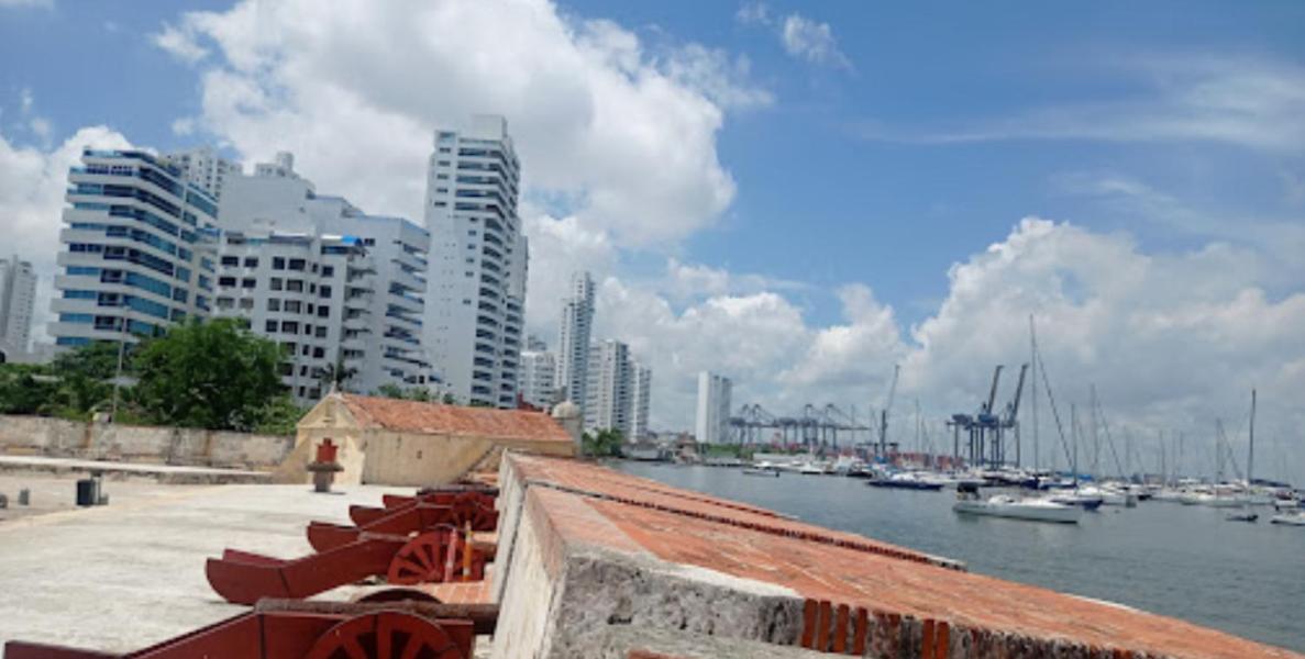 Cartagena Apartamento en Manga de 2 Habitaciones
