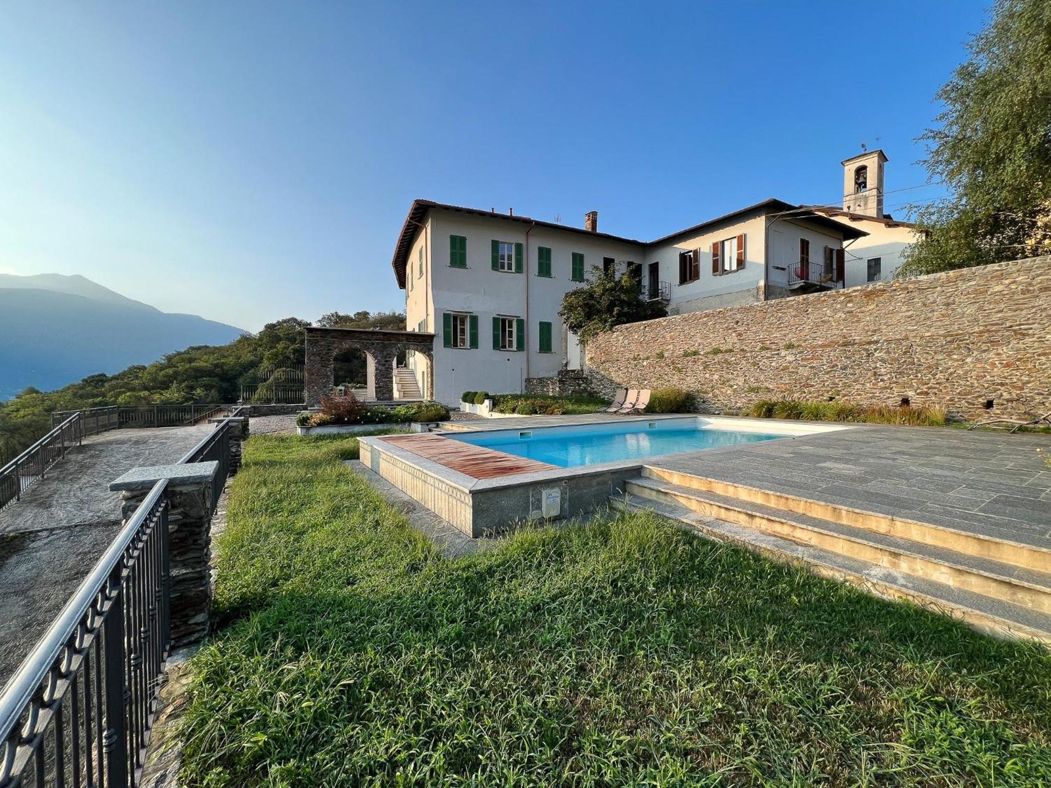 Villa Perpenti - Pianello del Lario by LoveComo