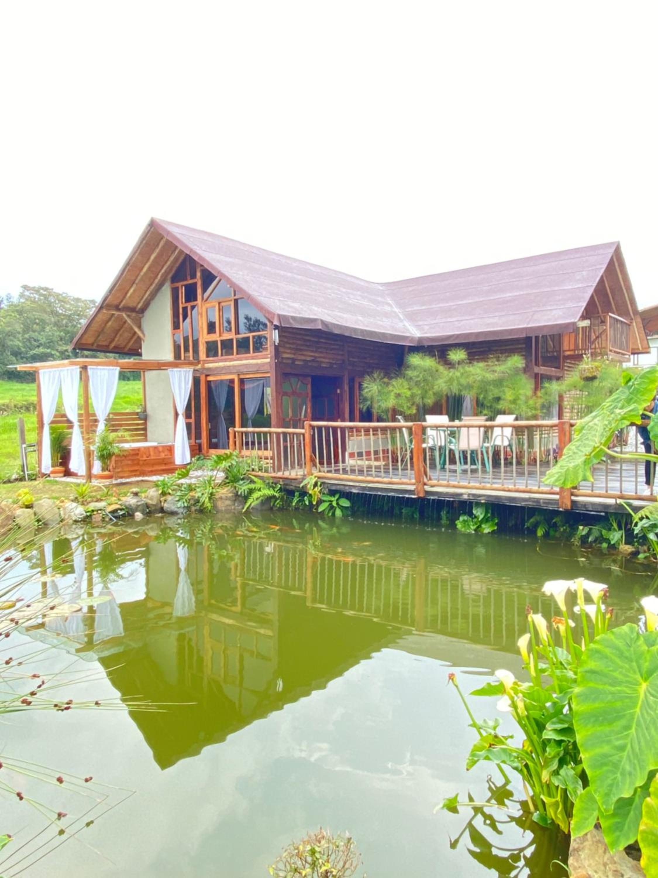 Chalet del lago Santa Elena