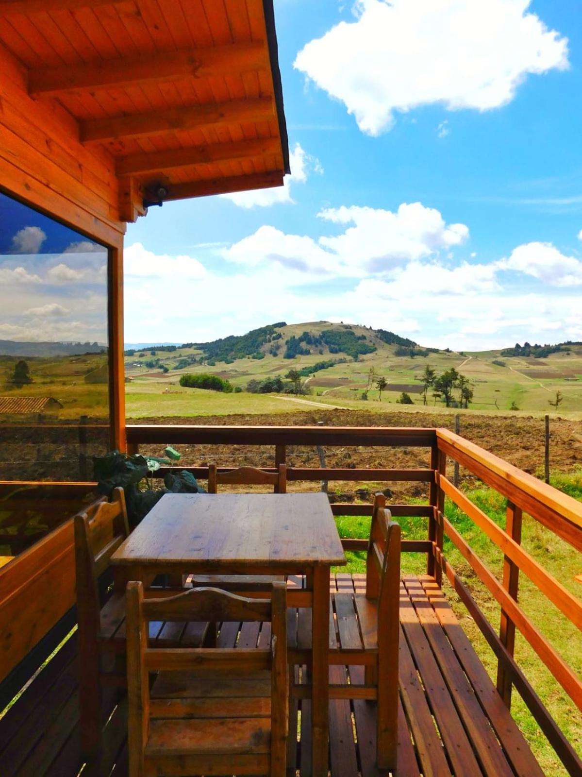 Cabaña con vista a la laguna de Tota