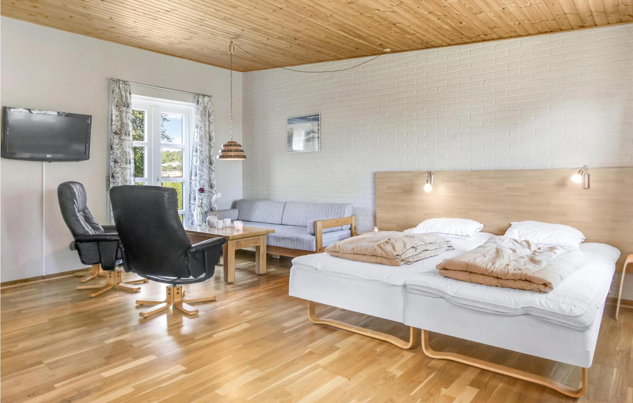 Cozy Apartment In Allinge With Wifi