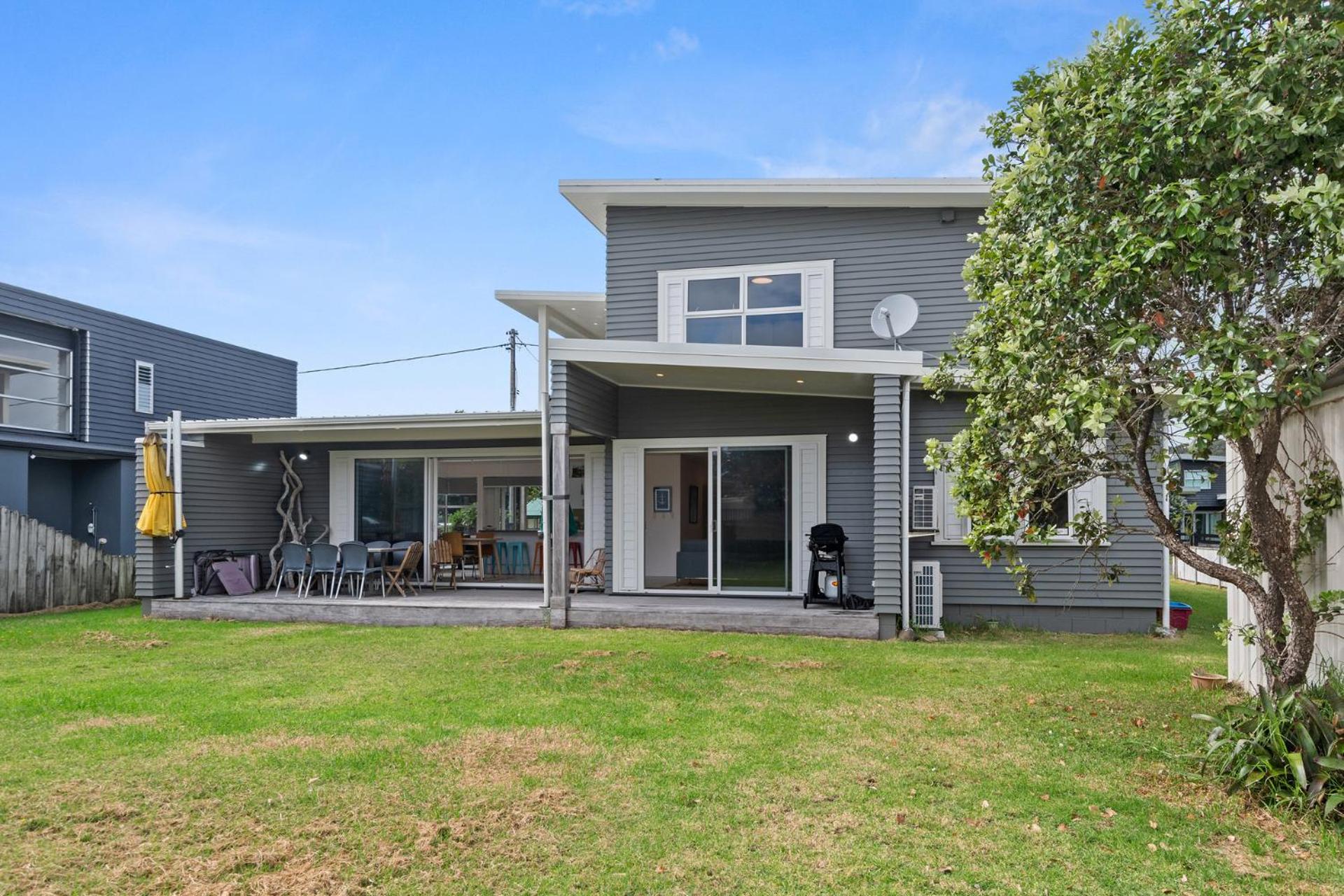 Matapouri Family Retreat - Matapouri Holiday Home view 3