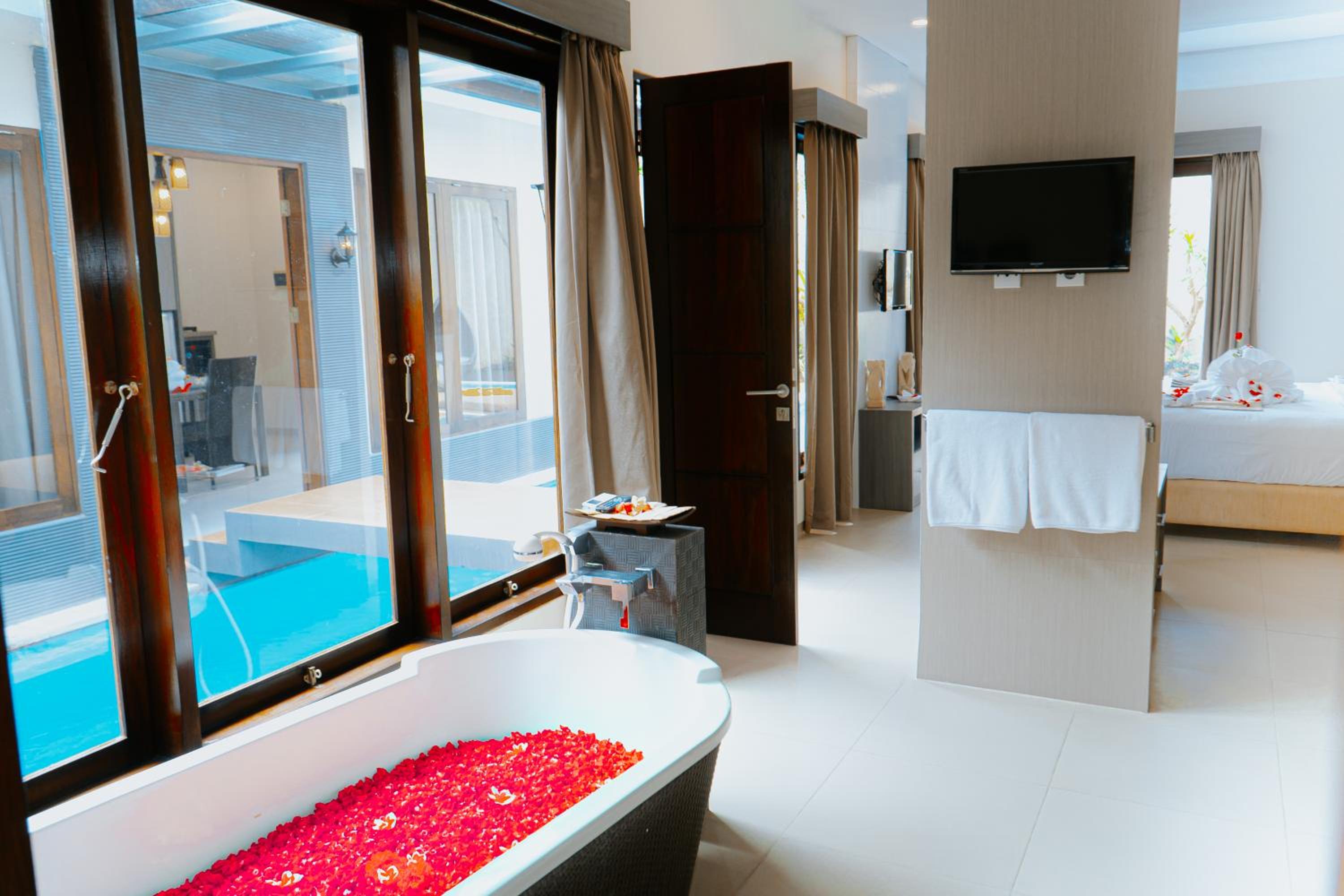 Luxotic Private Villa and Resort — photo 15