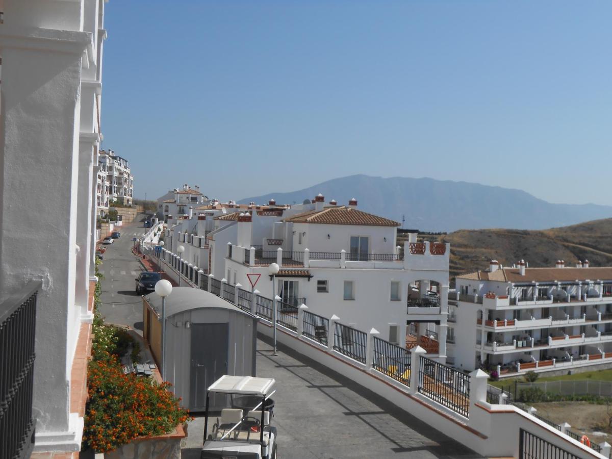 Apartment in Las Palmeras de Calahonda view 4