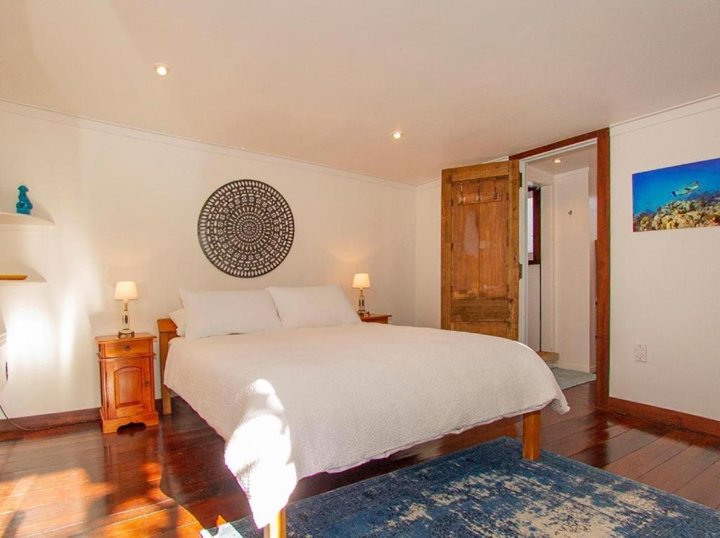 Hosts on the Coast - Tairua Treehouse view 2