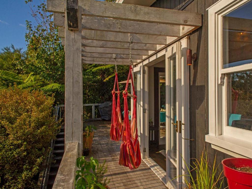 Hosts on the Coast - Tairua Treehouse view 5