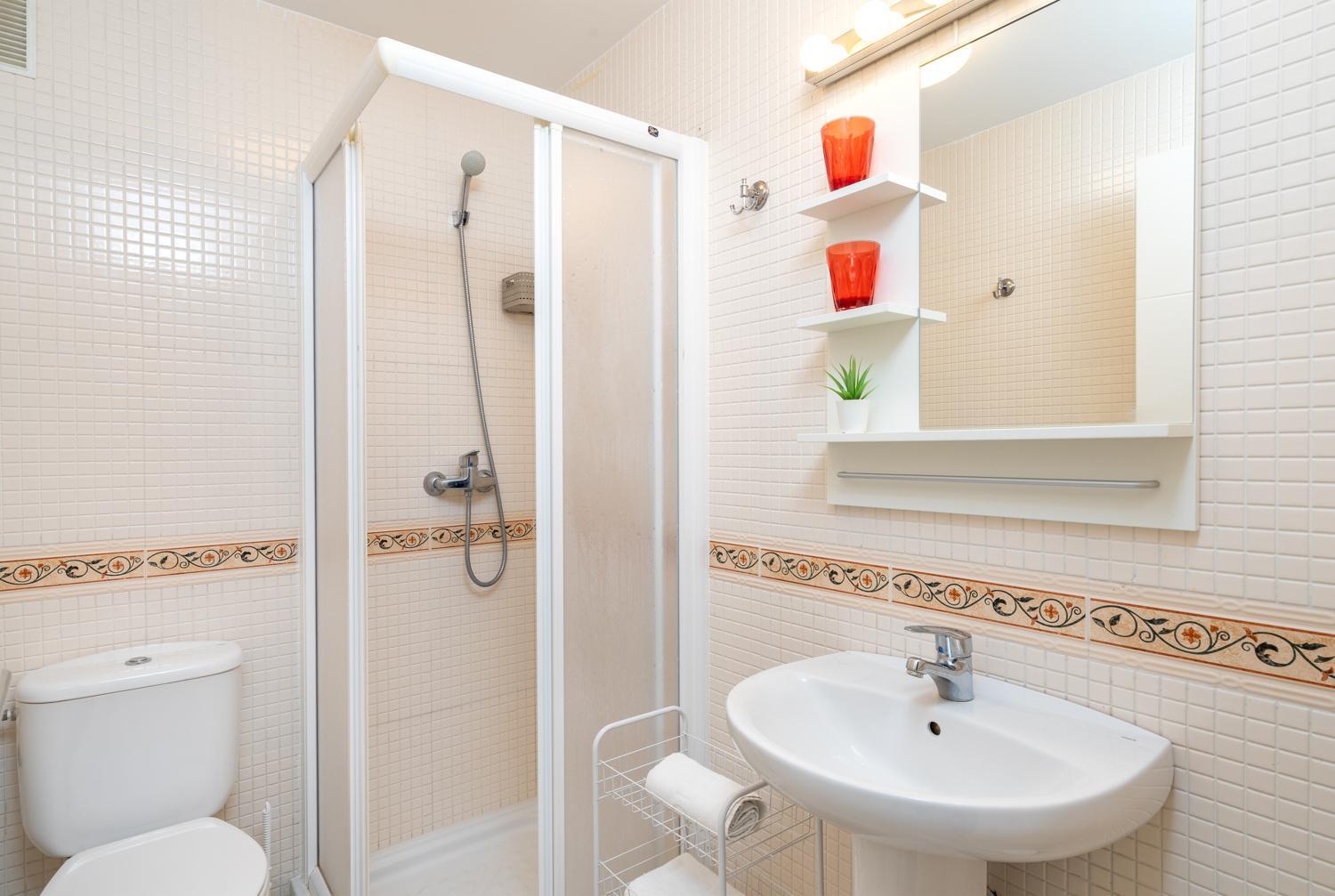 Golfer's quiet flat by Costarentals - Ref 104 photo 4