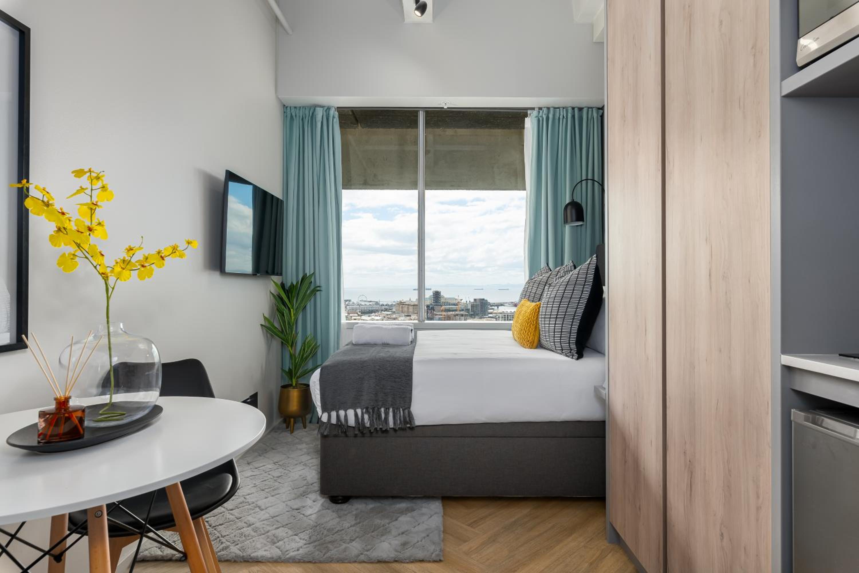One Thibault Luxury Apartments