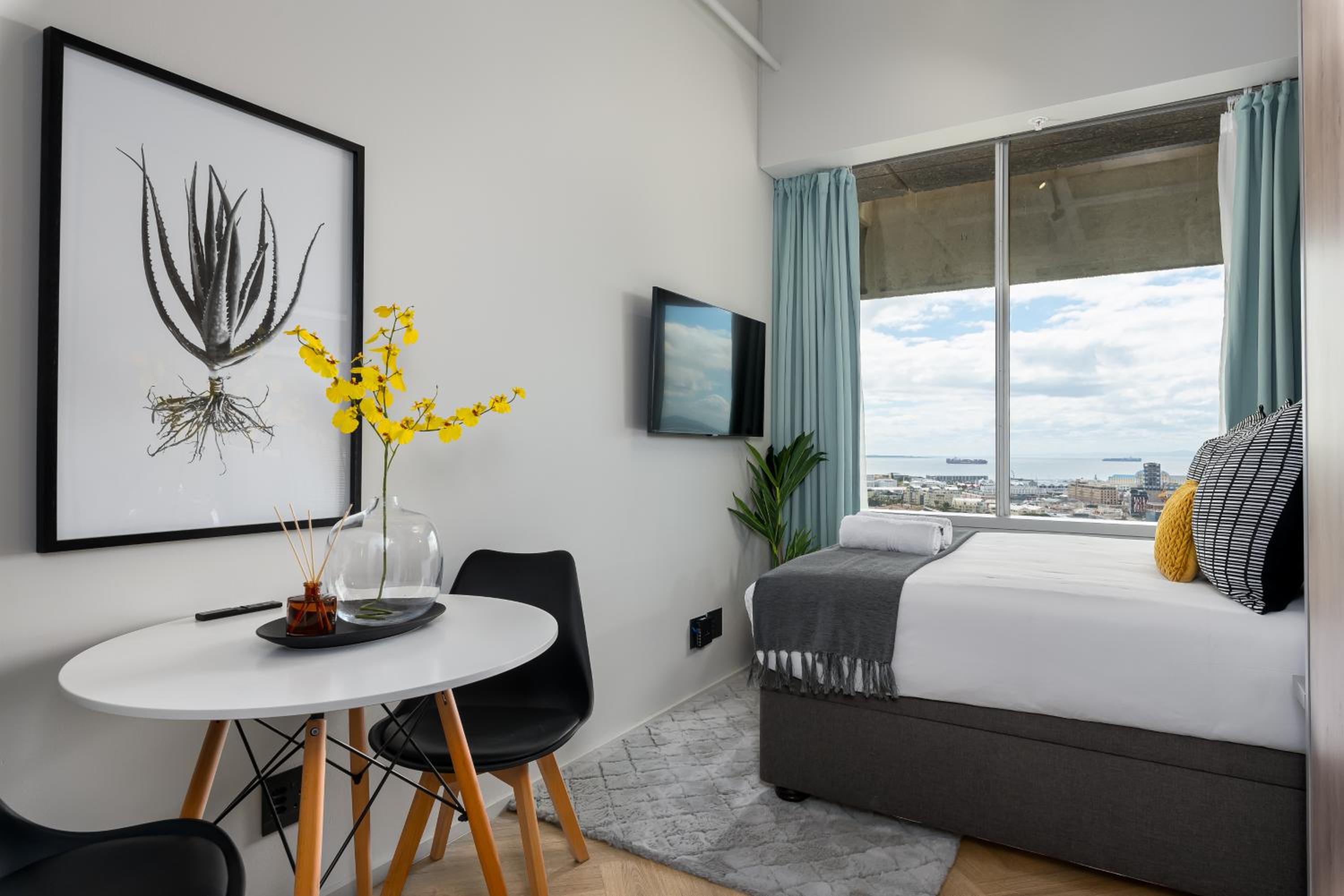 One Thibault Luxury Apartments