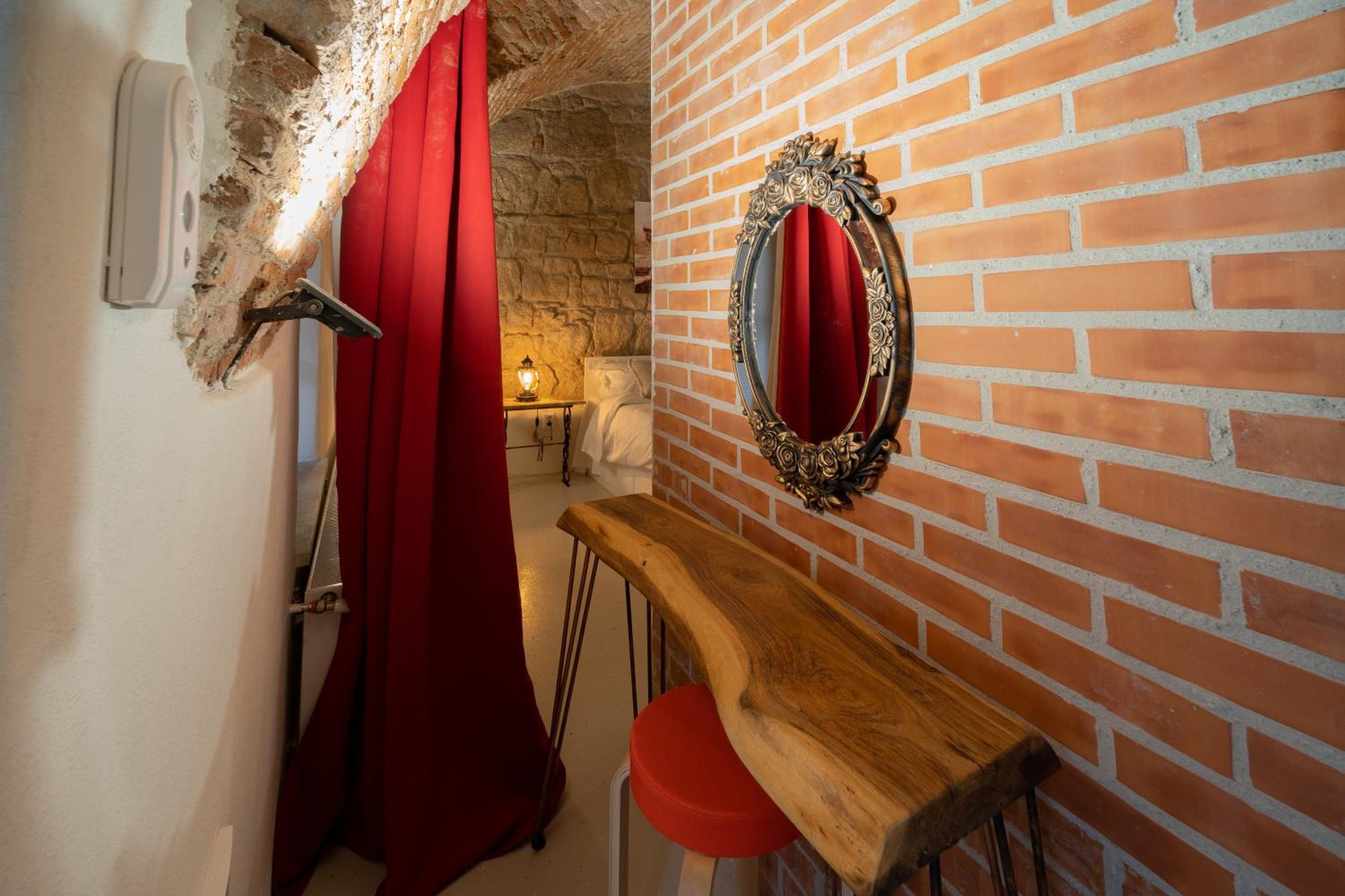 5* luxury in Unirii square. view 3