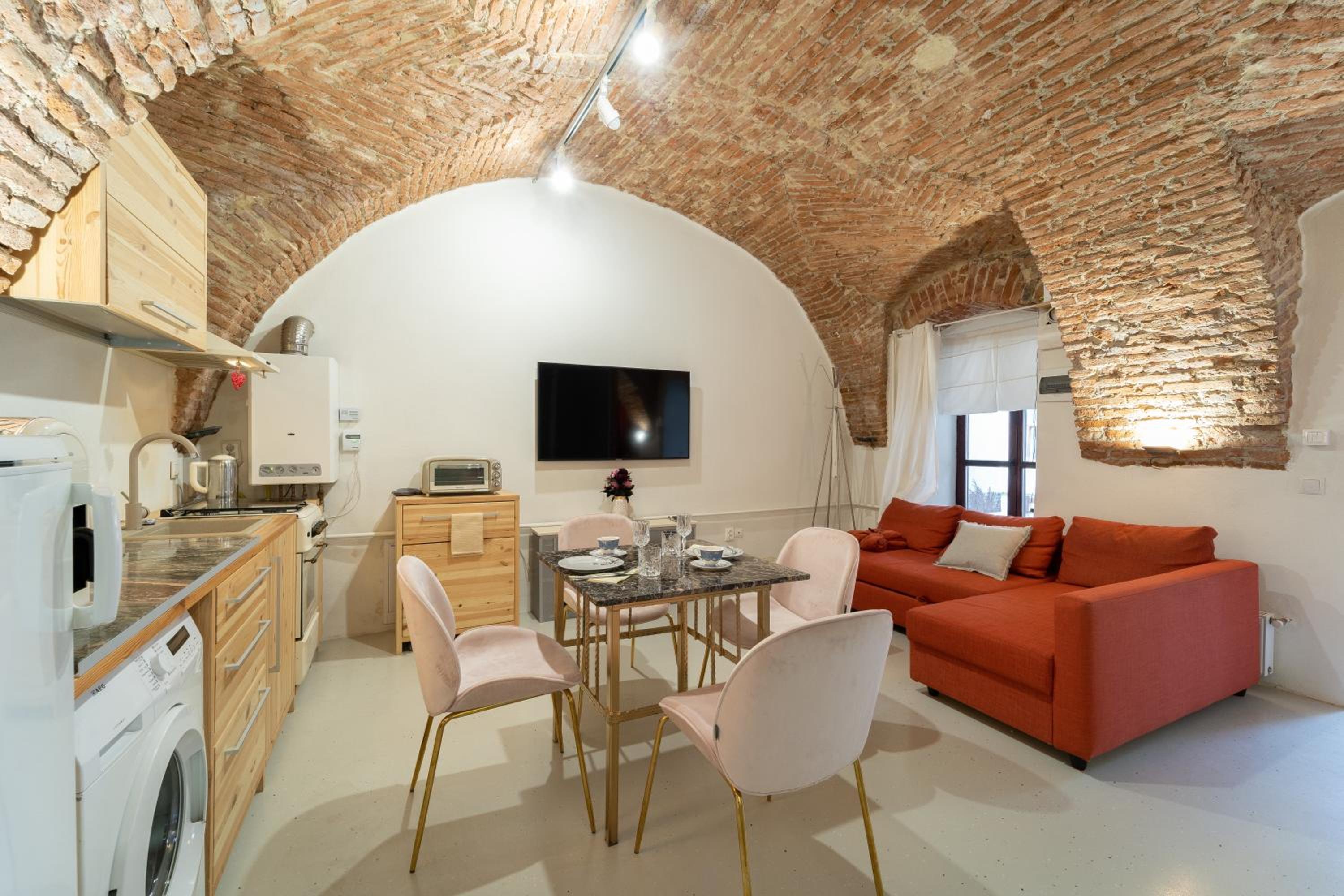 5* luxury in Unirii square. view 2