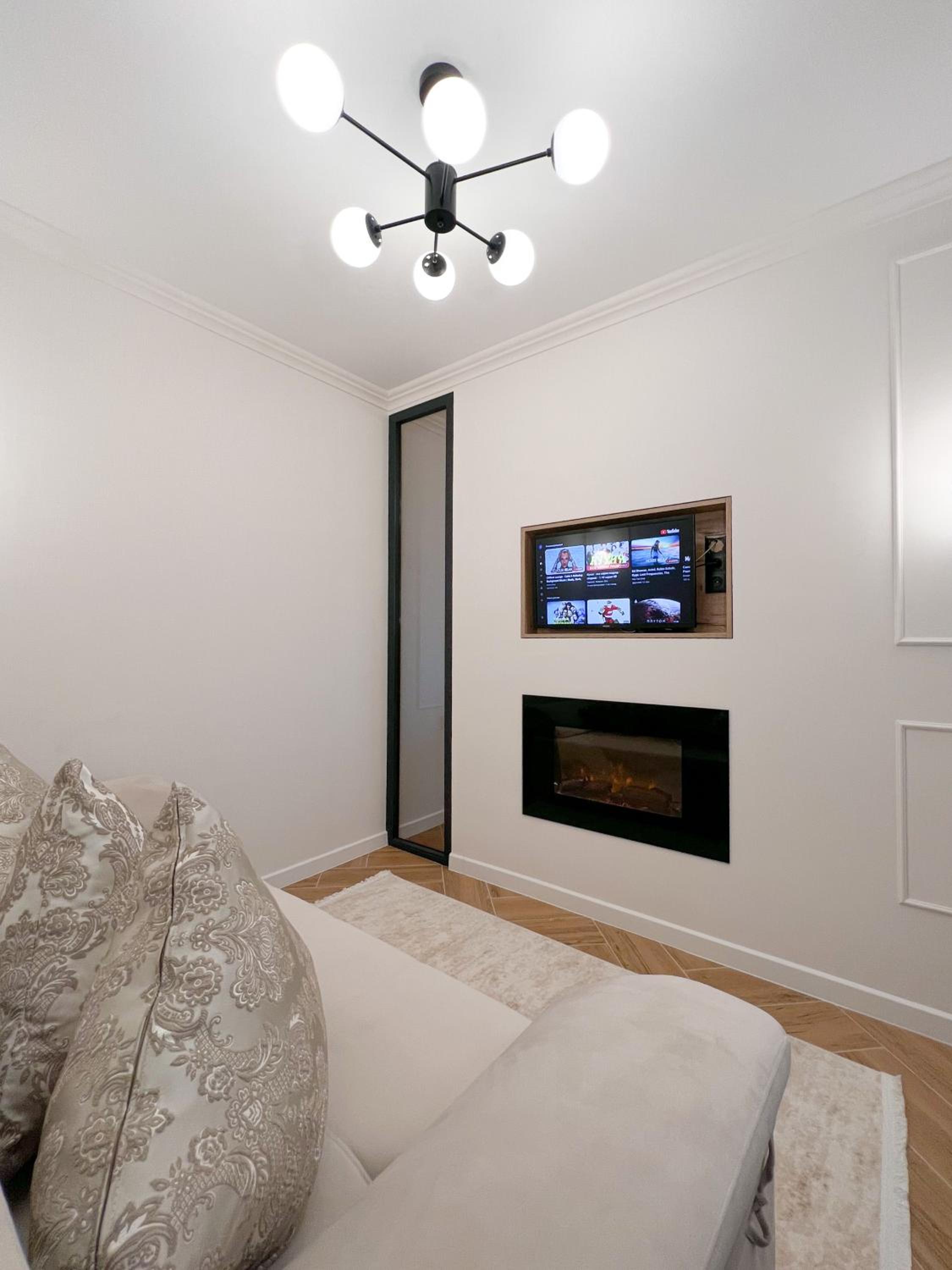 RentHouse Apartments Neoclassic