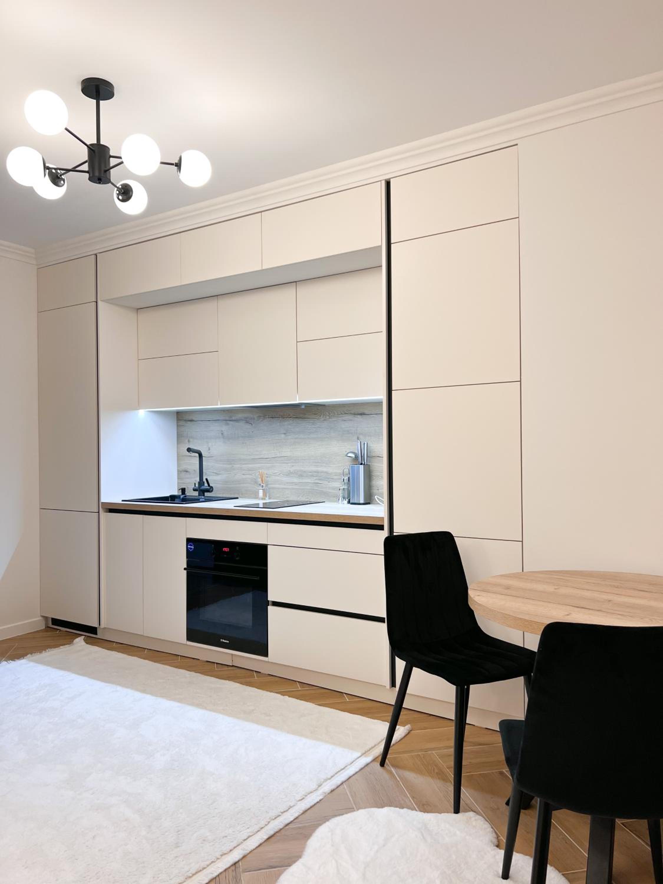 RentHouse Apartments Neoclassic