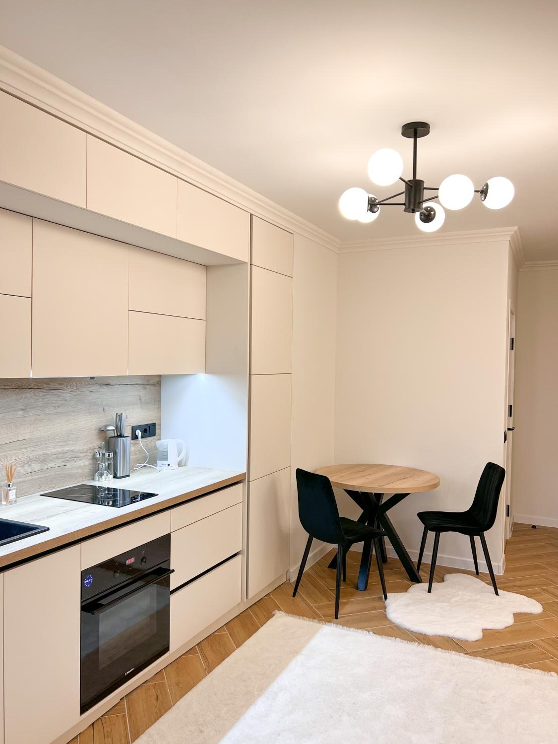 RentHouse Apartments Neoclassic