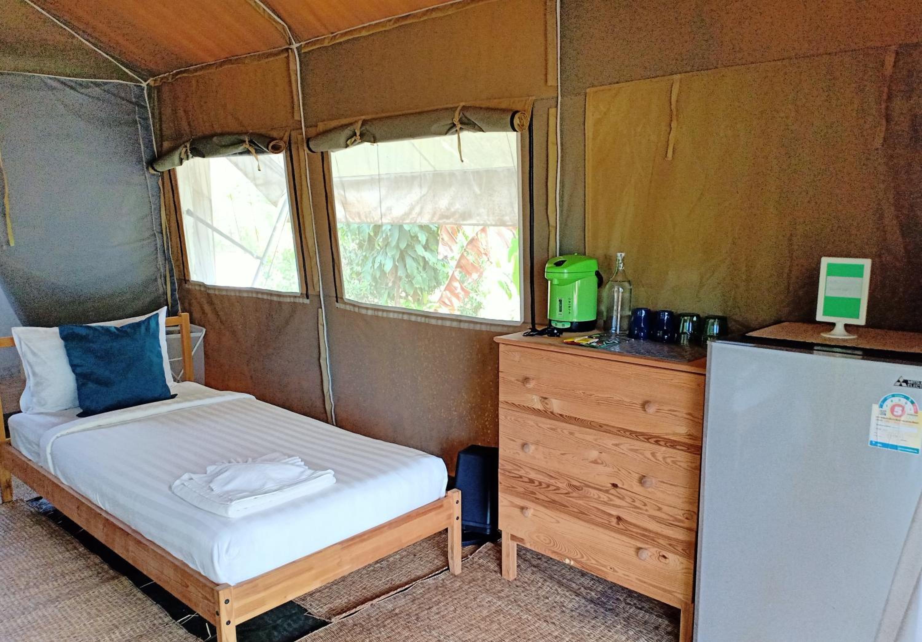 Naivacha Tent Koh Mak