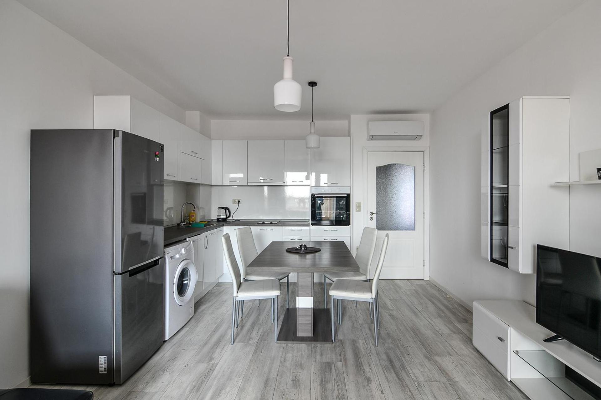 La Mer flat 9 parking and beach access