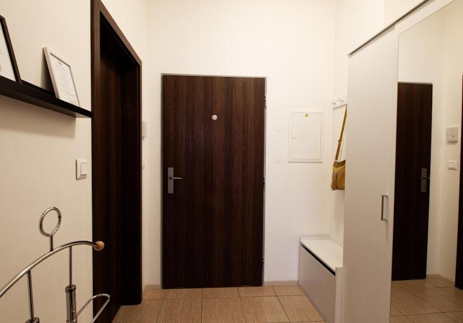 Snajder Apartment, 15min to Old Centre, Self-check in, Free Wifi