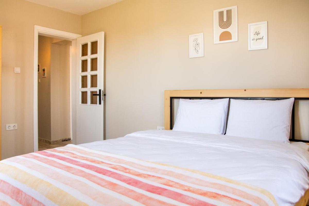 Fully Furnished and Stylish Villa in Izmir view 5