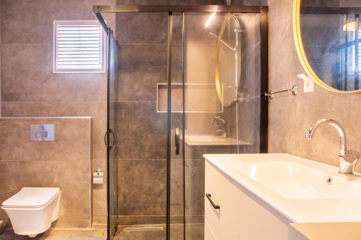 Fully Furnished and Stylish Villa in Izmir view 4