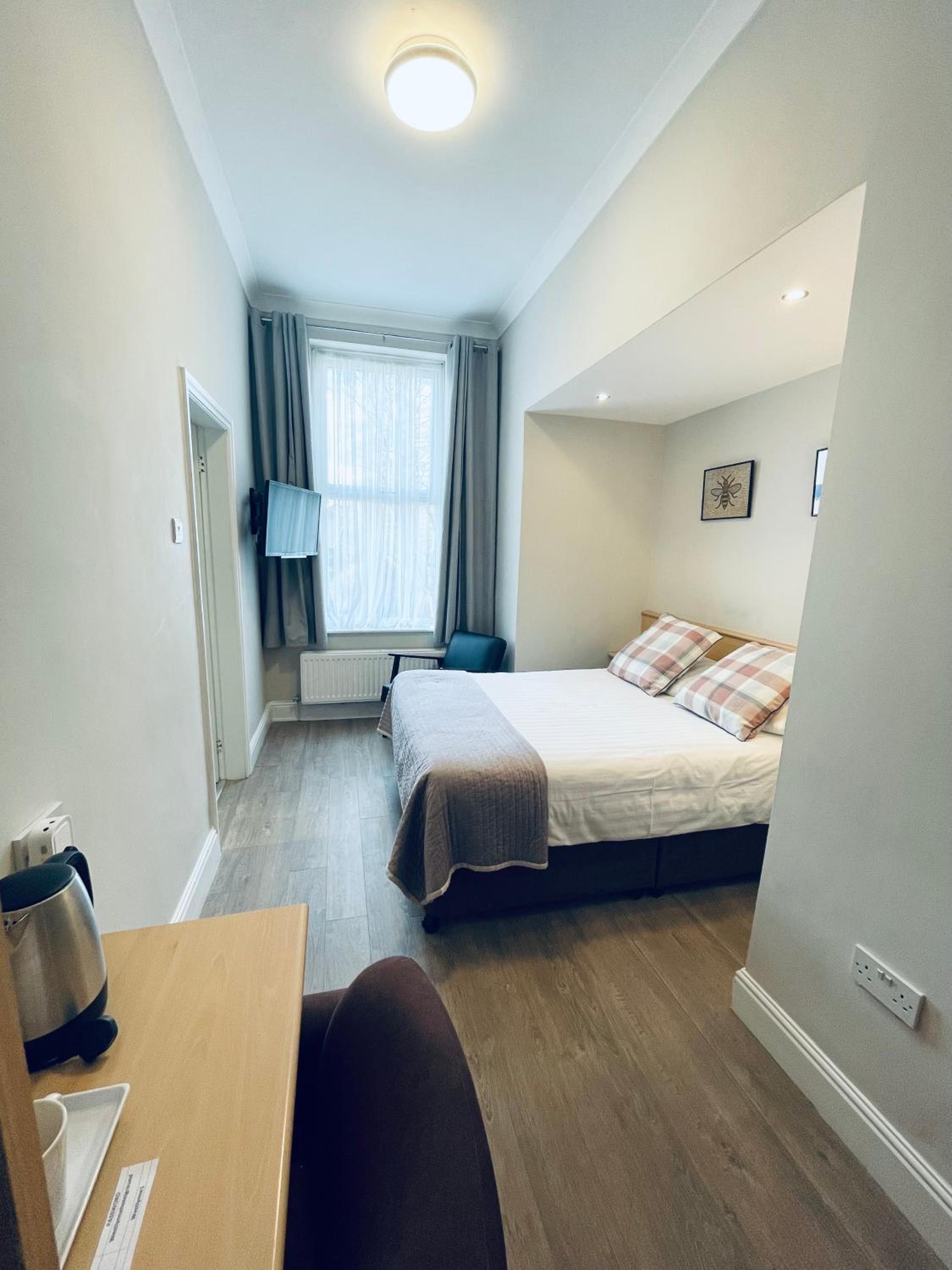 West Lynn Serviced Apartments Spacious & Free Parking