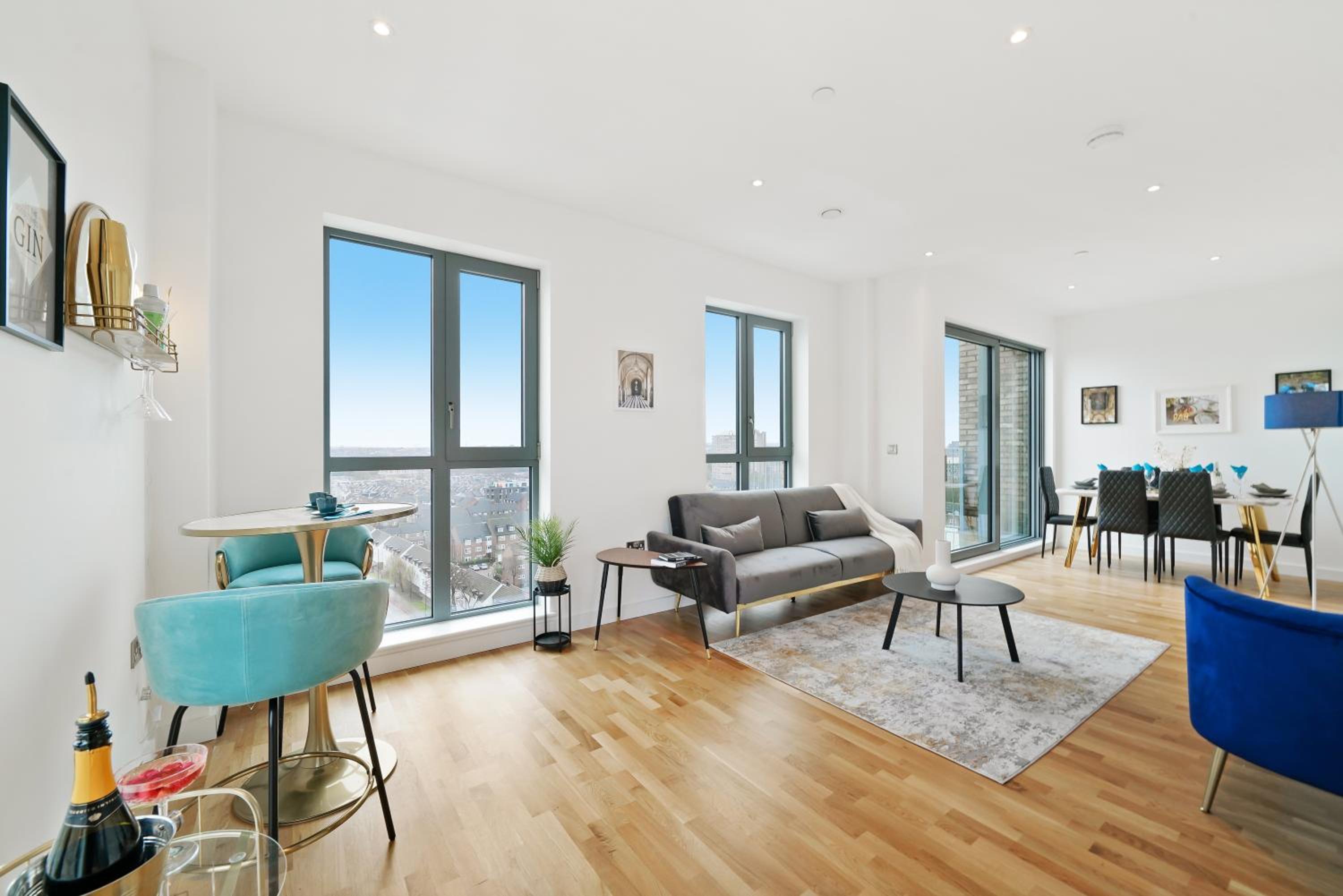 Luxury Penthouse By LiveStay Short Lets & Serviced Accommodation London with Enviable Views view 3