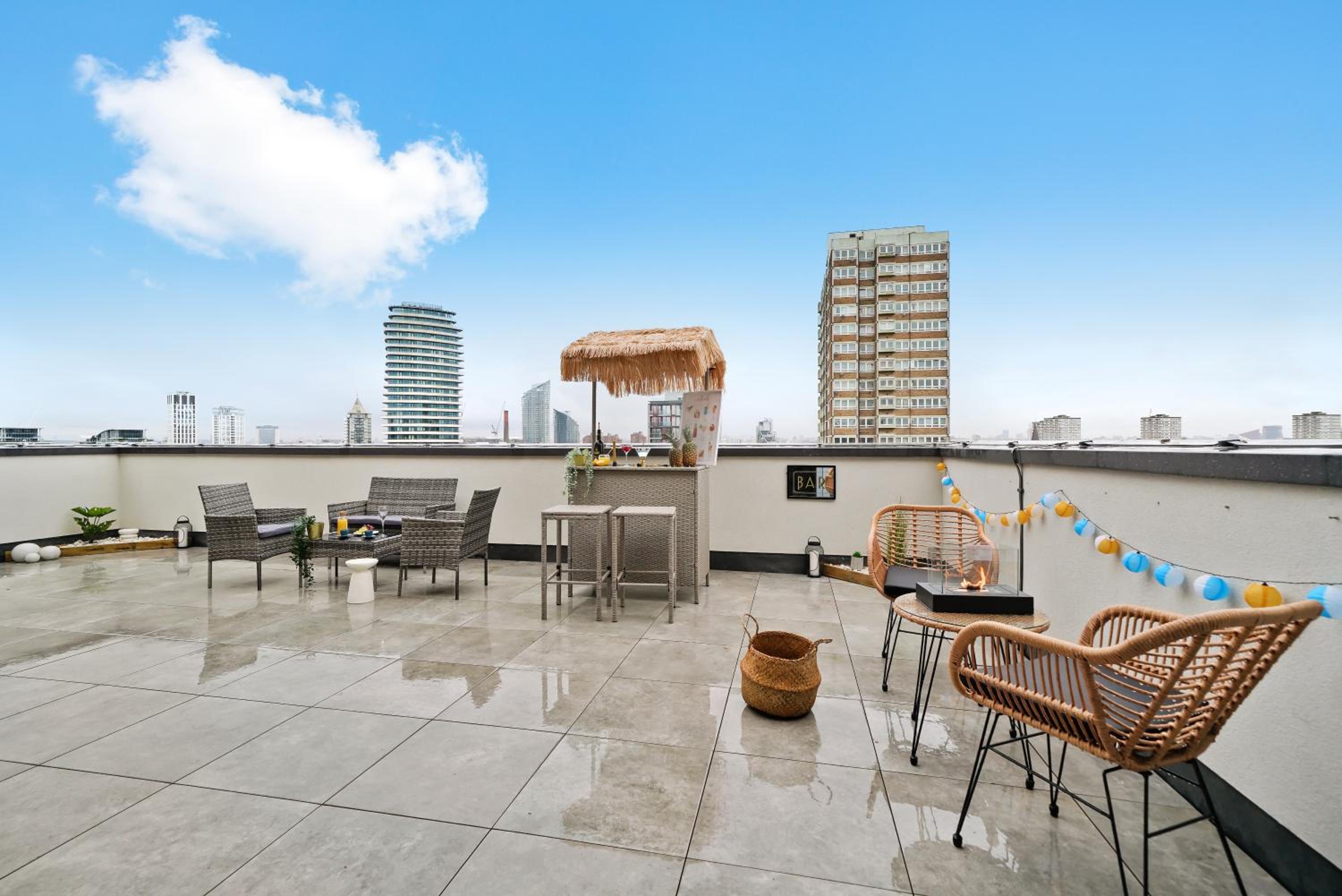 Luxury Penthouse By LiveStay Short Lets & Serviced Accommodation London with Enviable Views view 4