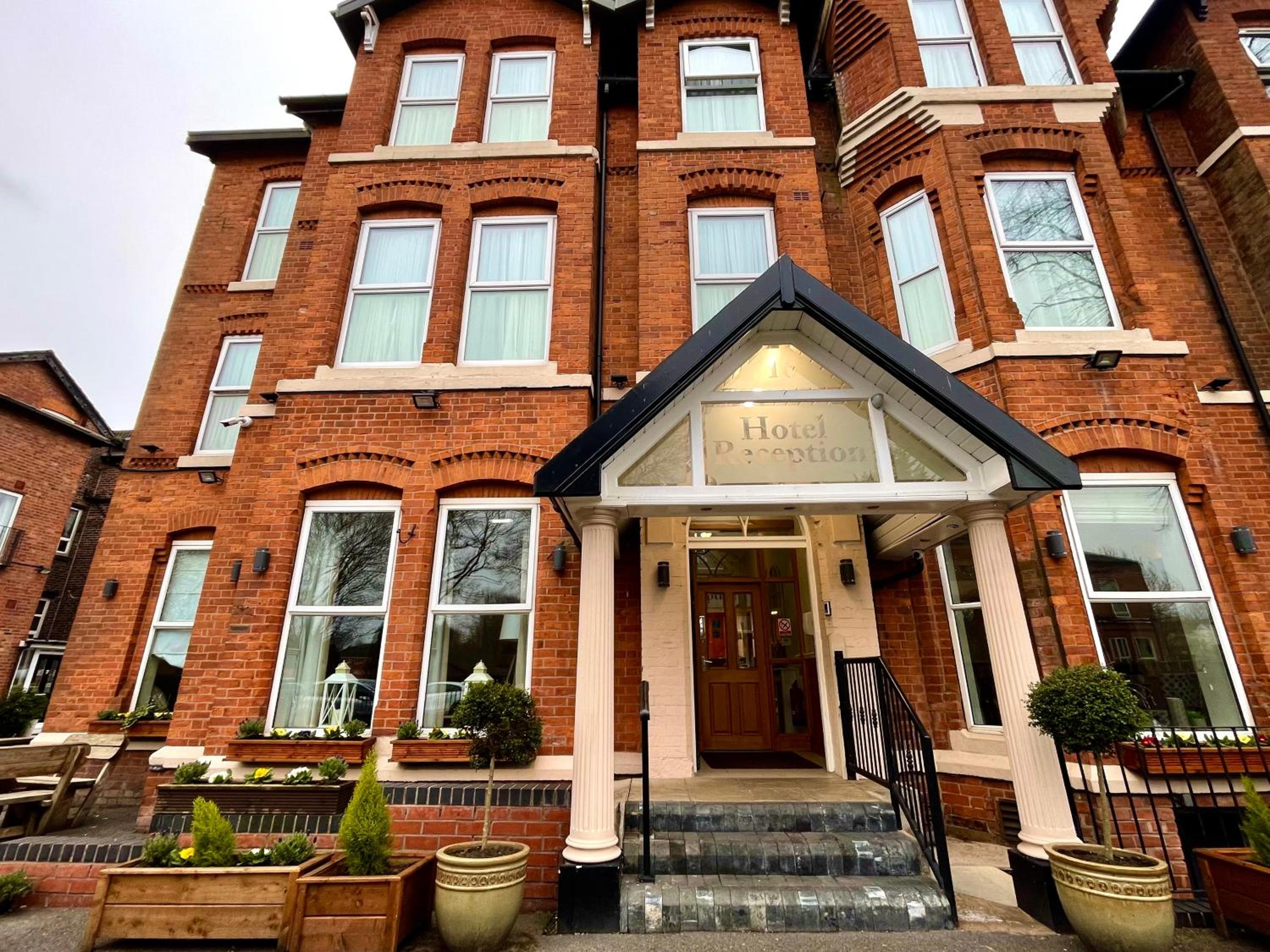 West Lynn Serviced Apartments Spacious & Free Parking