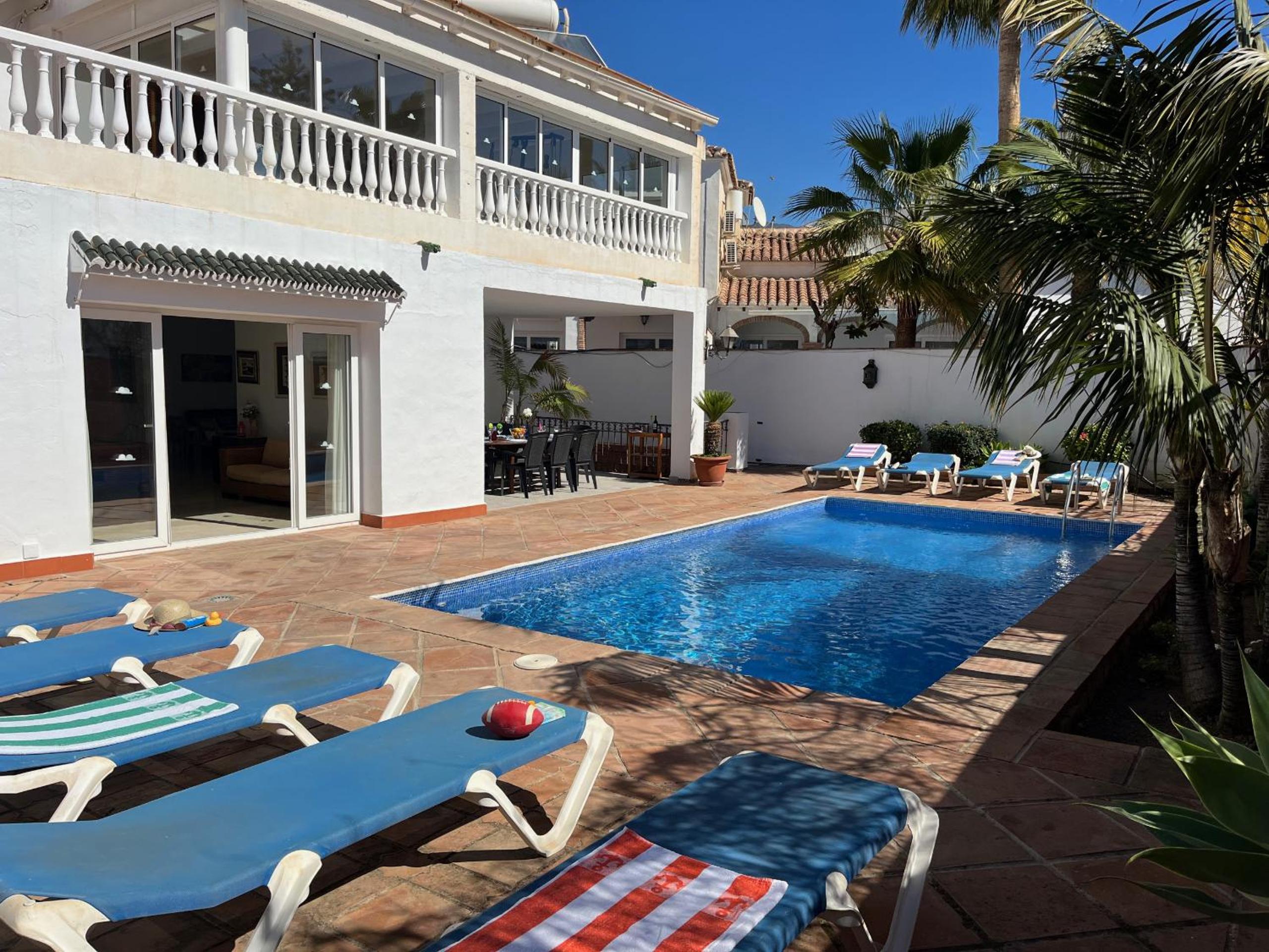 Nerja Paradise Rentals - Villa Almassora view 2
