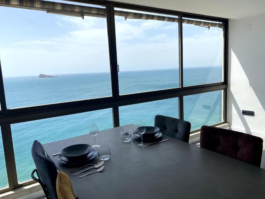 Estupendo apartamento en planta 22. 1ª línea.