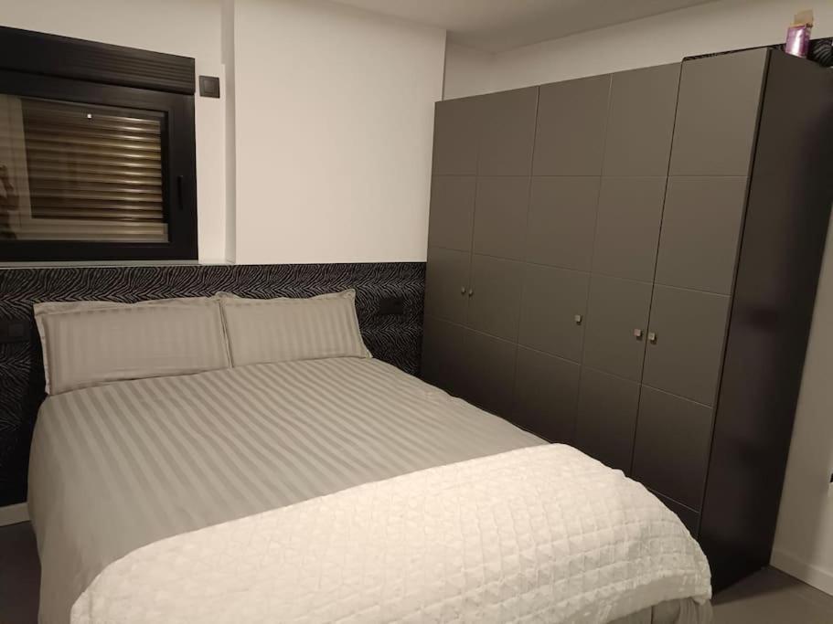 Estupendo apartamento en planta 22. 1ª línea. photo 2