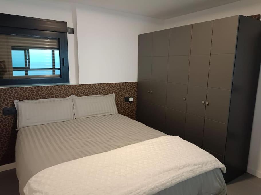 Estupendo apartamento en planta 22. 1ª línea. photo 4