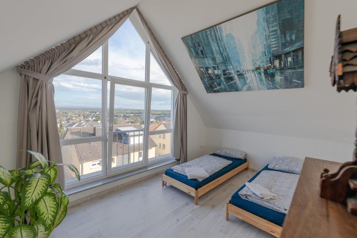 The Beverly Hills of Frankfurt in Hofheim Penthouse or Garden