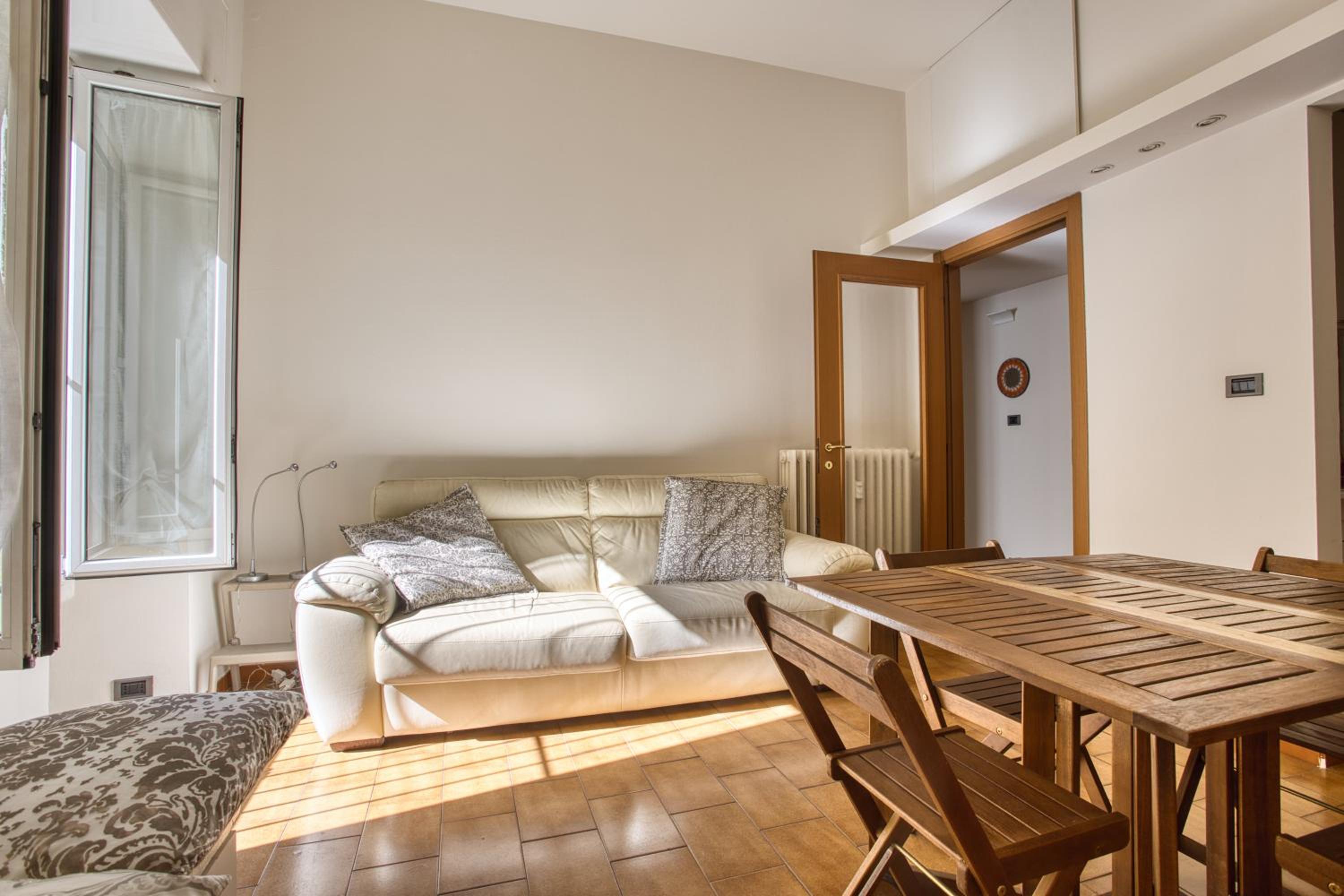 JOIVY Adorable 1 bed flat near centre