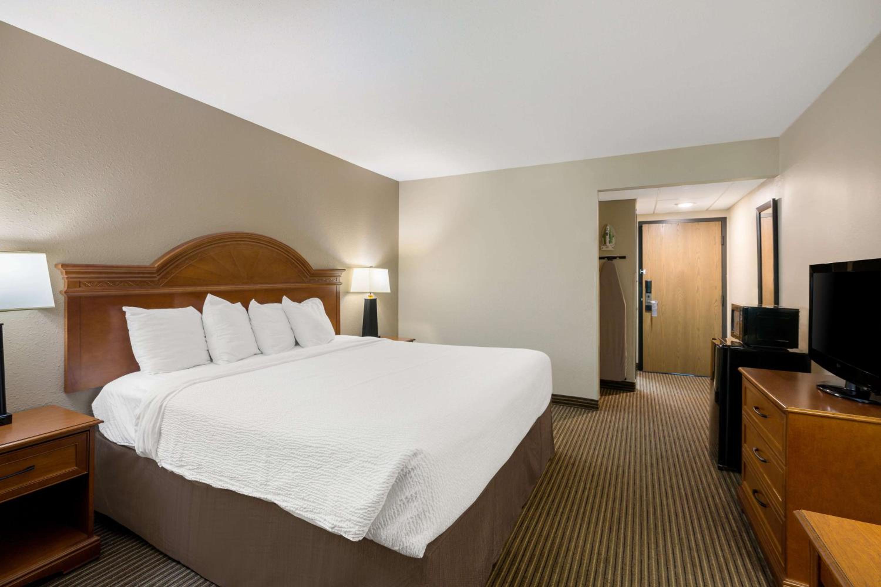 Minot Vacations - Revel Hotel Minot - SureStay Collection by Best Western - Property Image 31