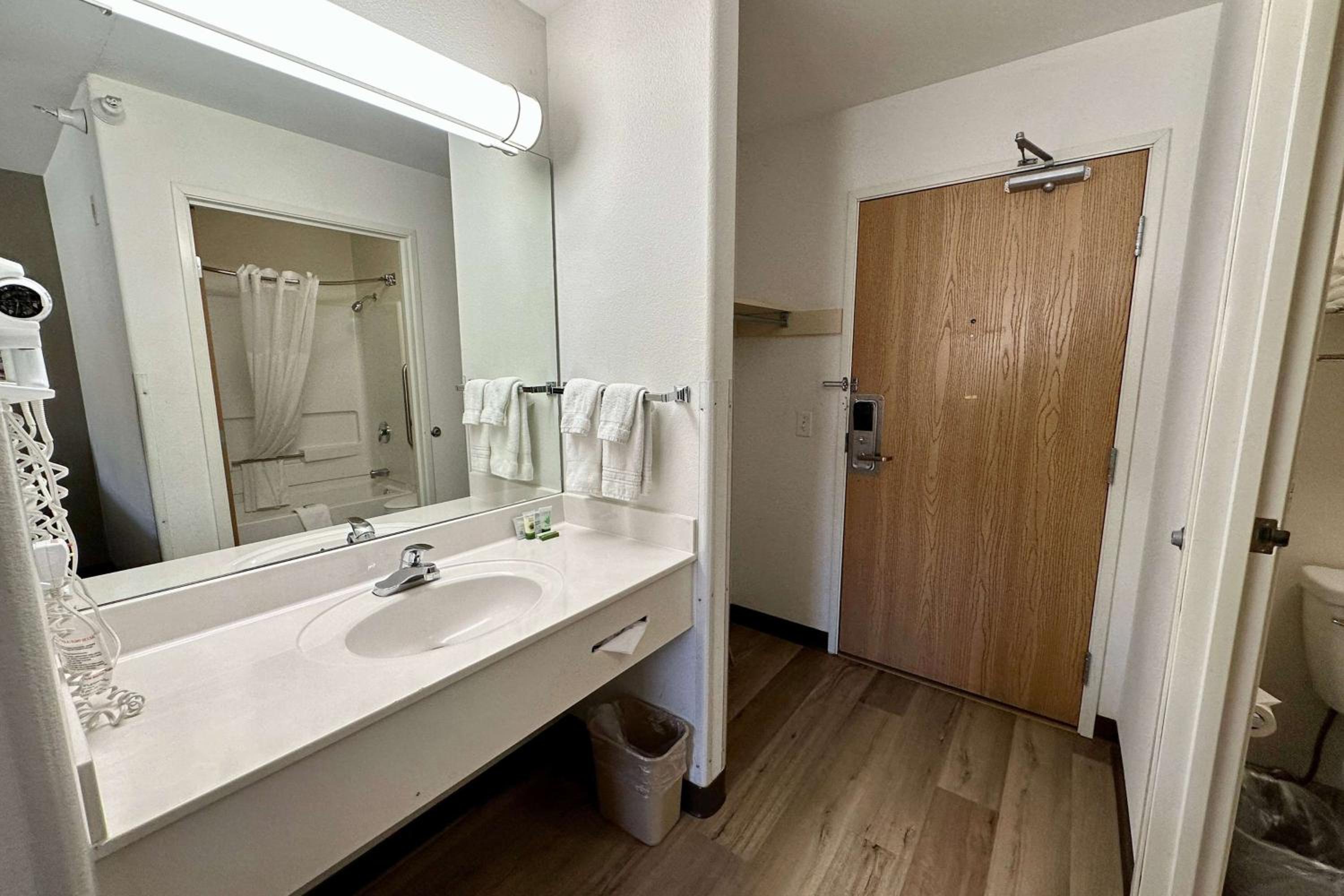 Wingate by Wyndham New Castle - Glenwood Springs - Property Image 12