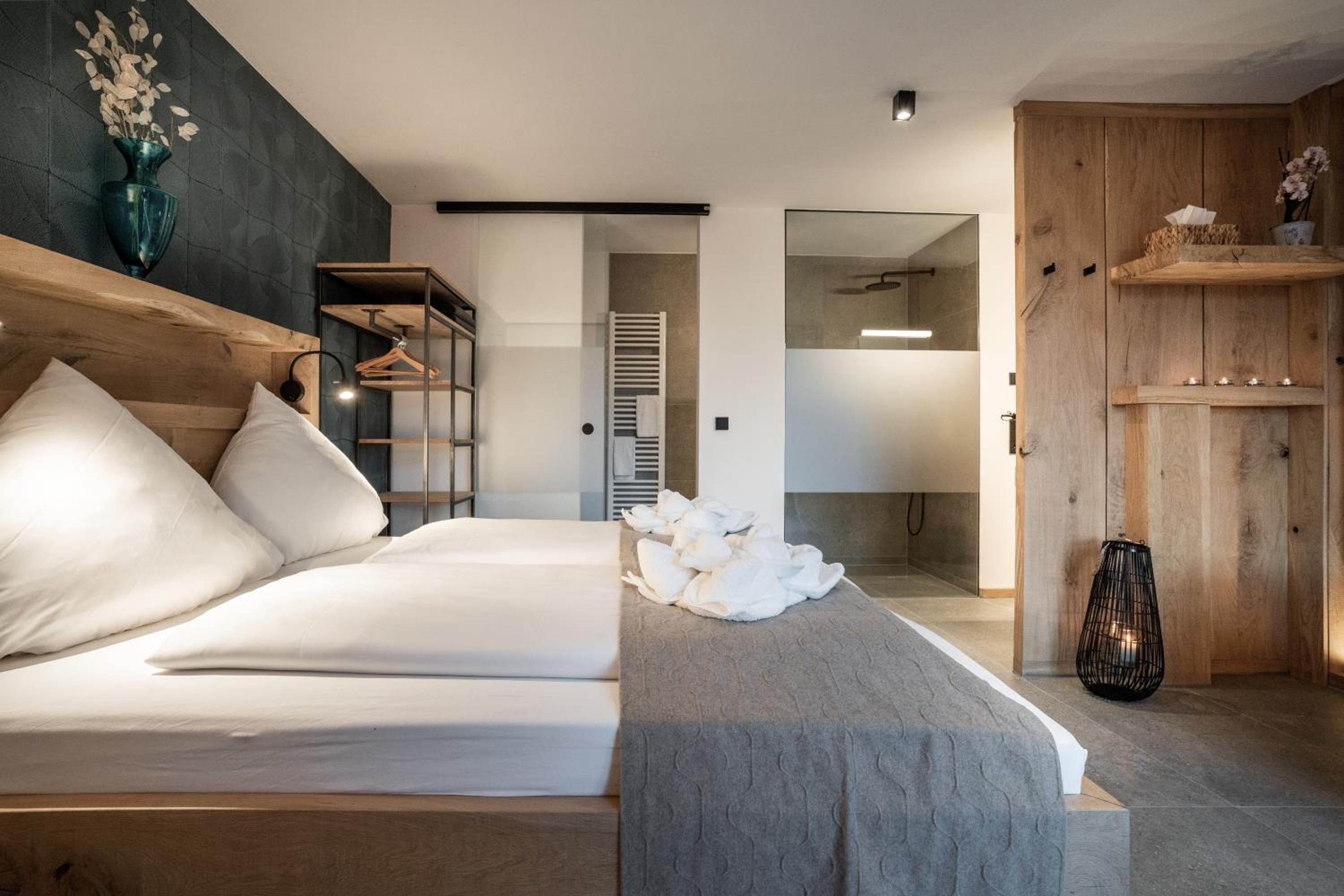 Forstgut - Premium Waldchalets und Lodge Suiten