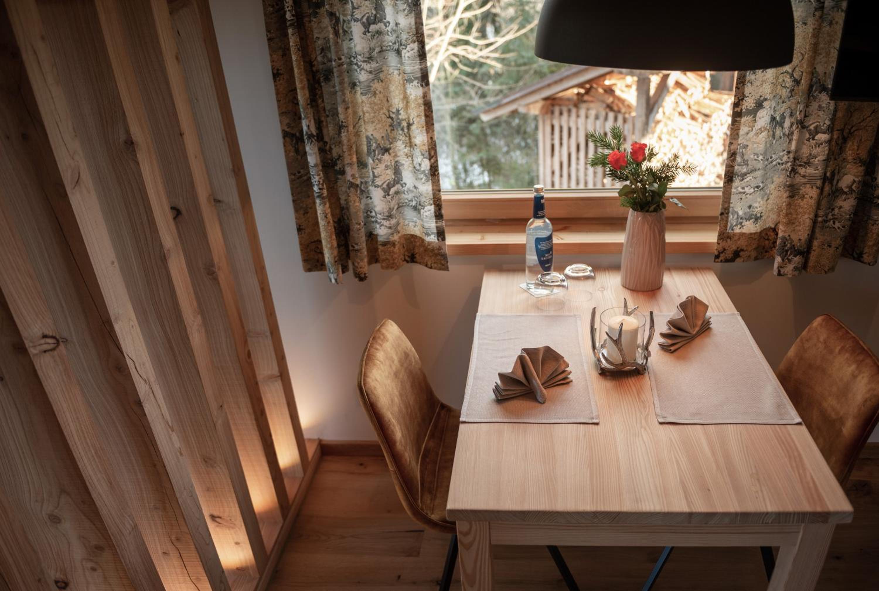 Forstgut - Premium Waldchalets und Lodge Suiten