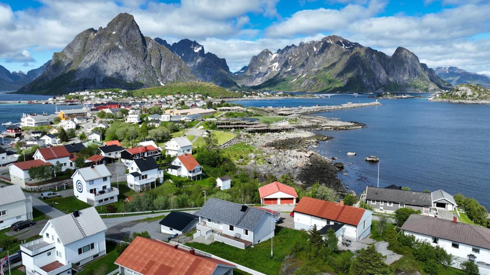 House in the heart of Lofoten with spectacular view