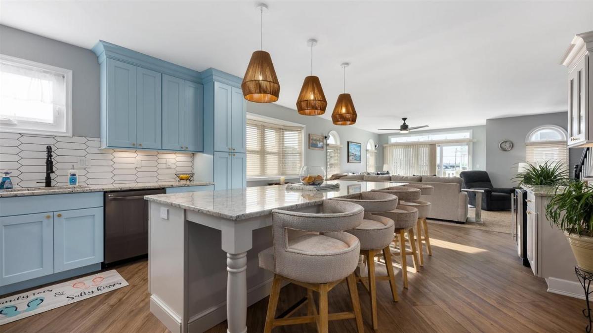 355 E 24th Ave, Unit 1 view 4