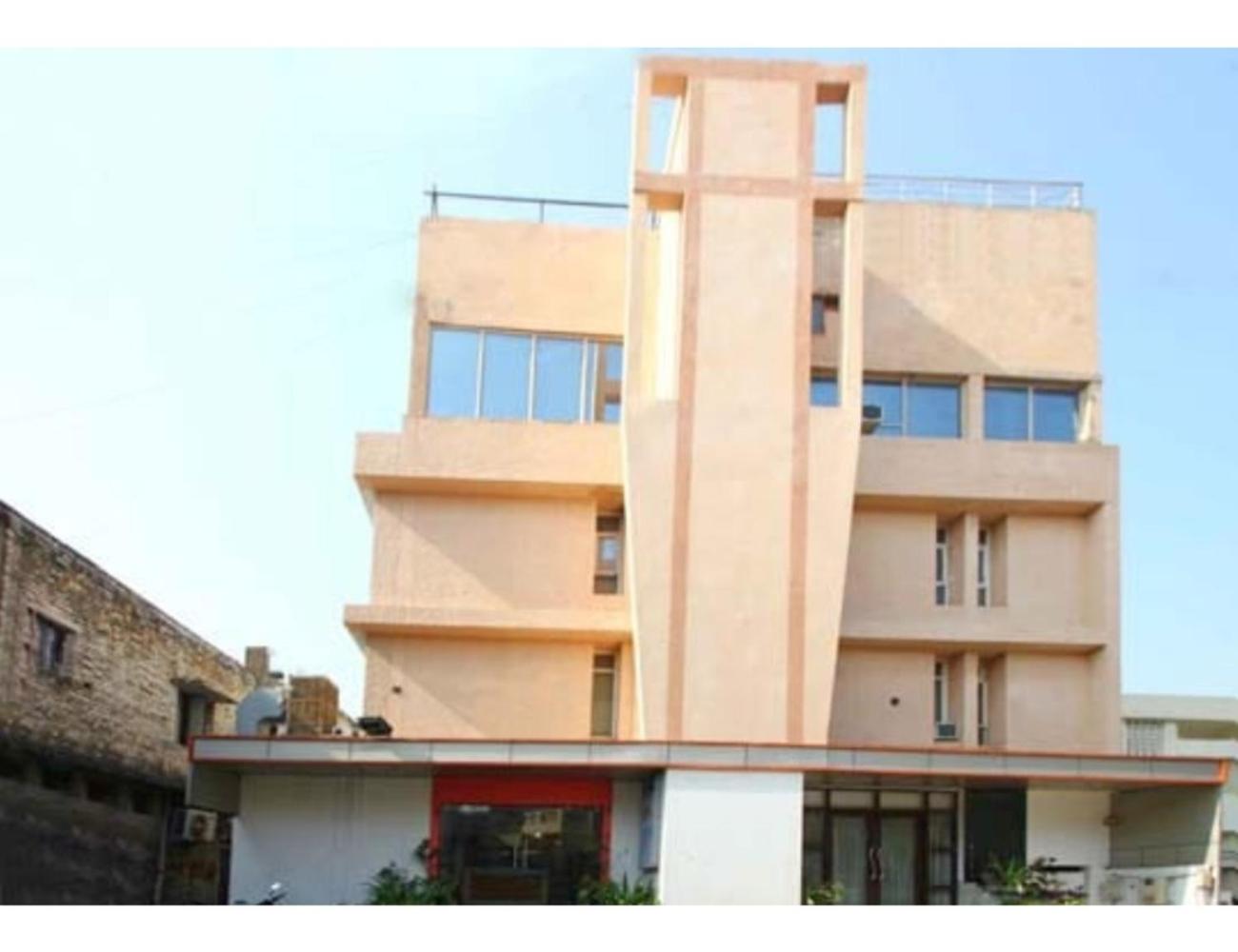 Hotel Viren Pacfic, Agra
