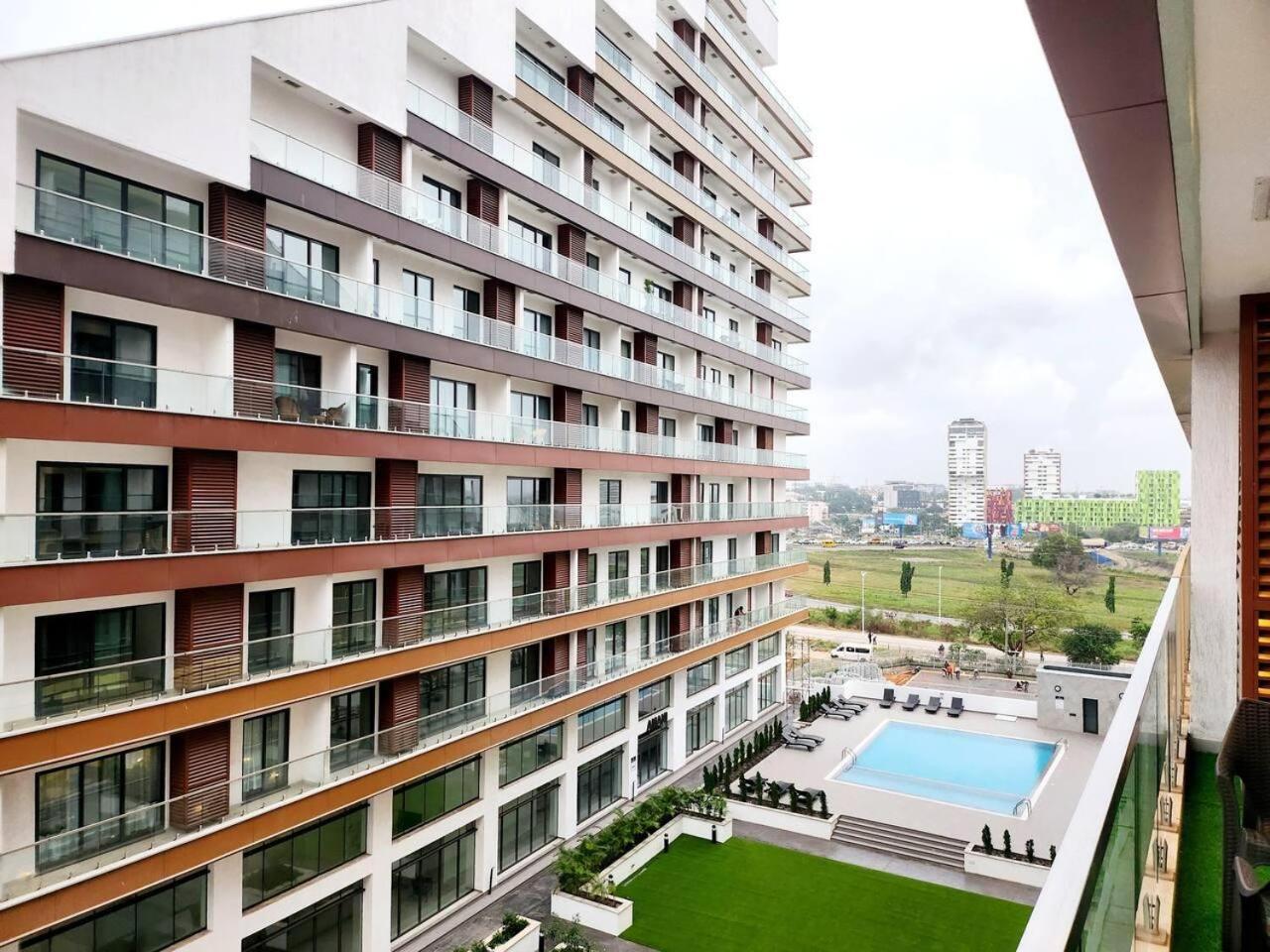 Elegant & Luxury Gem-5 Star Location -Pools Gym! view 2