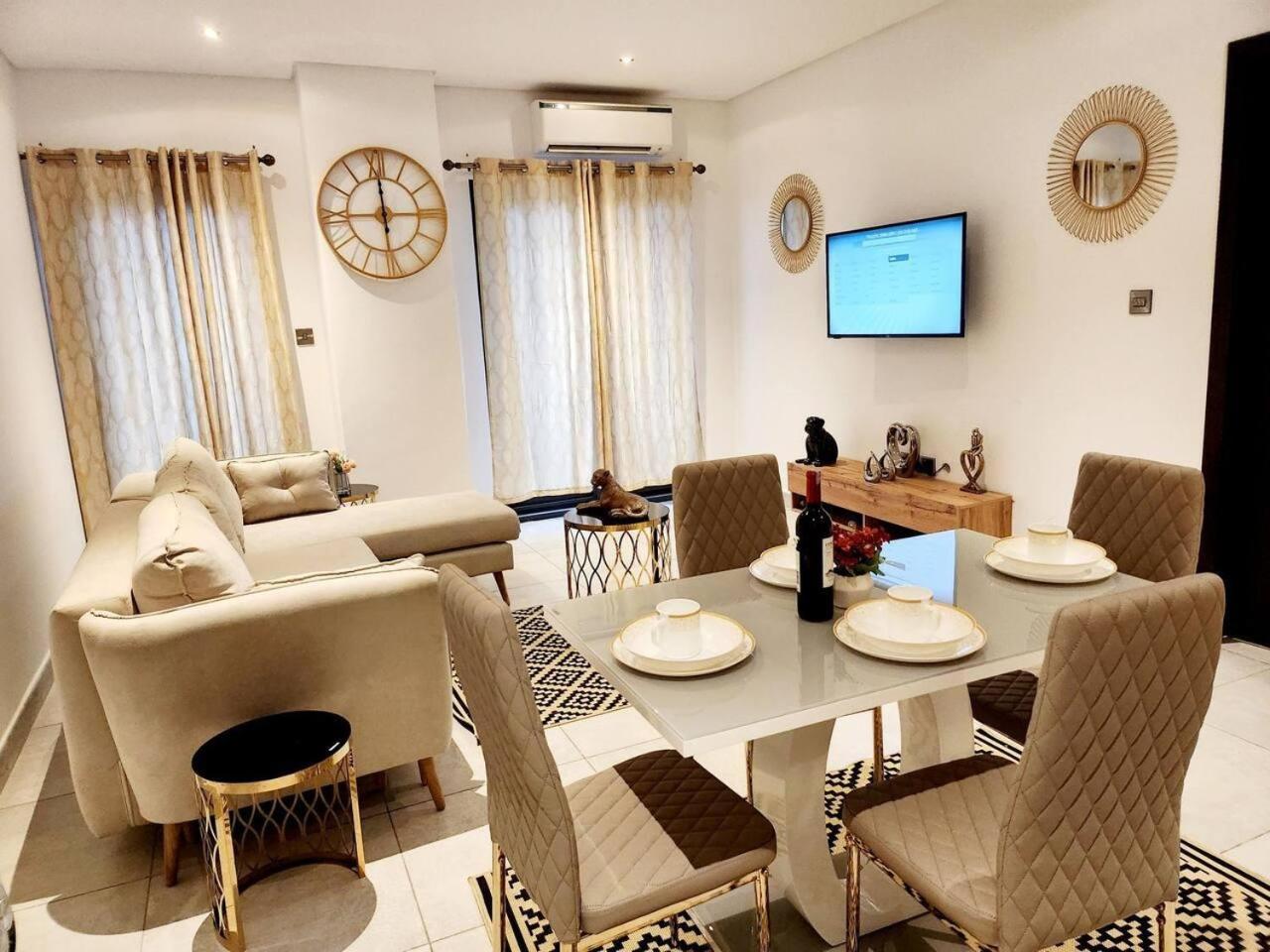 Elegant & Luxury Gem-5 Star Location -Pools Gym! view 4