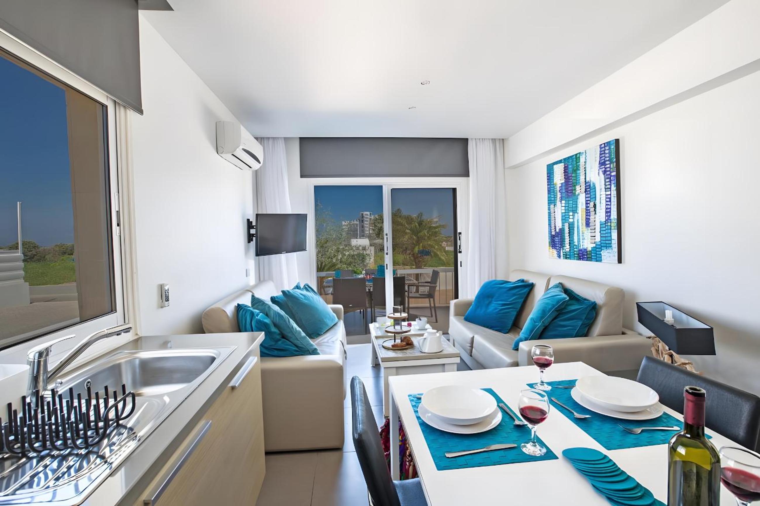 Sun & Sea Seaview Apartment